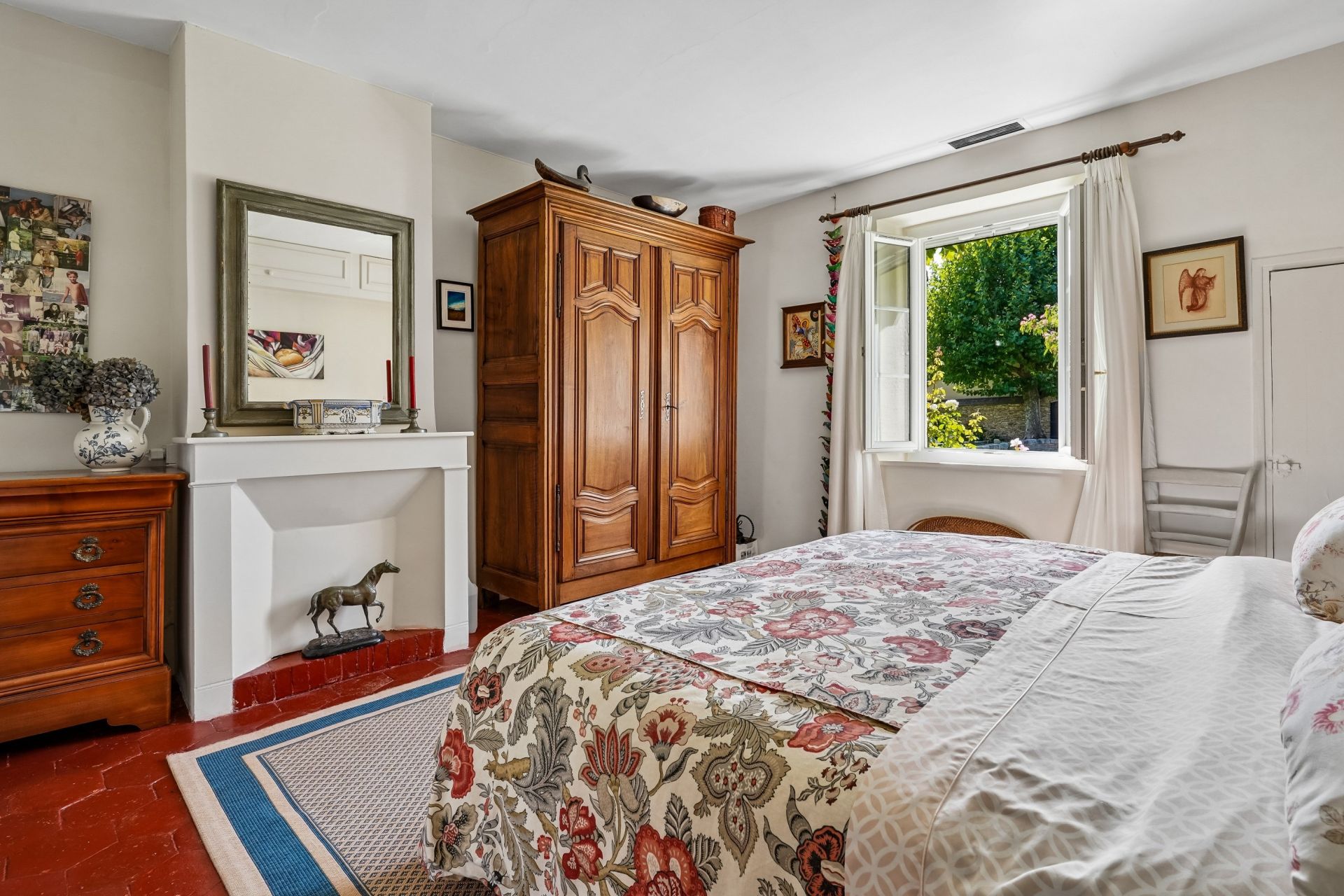 luxury house 7 Rooms for sale on POIGNY LA FORET (78125)