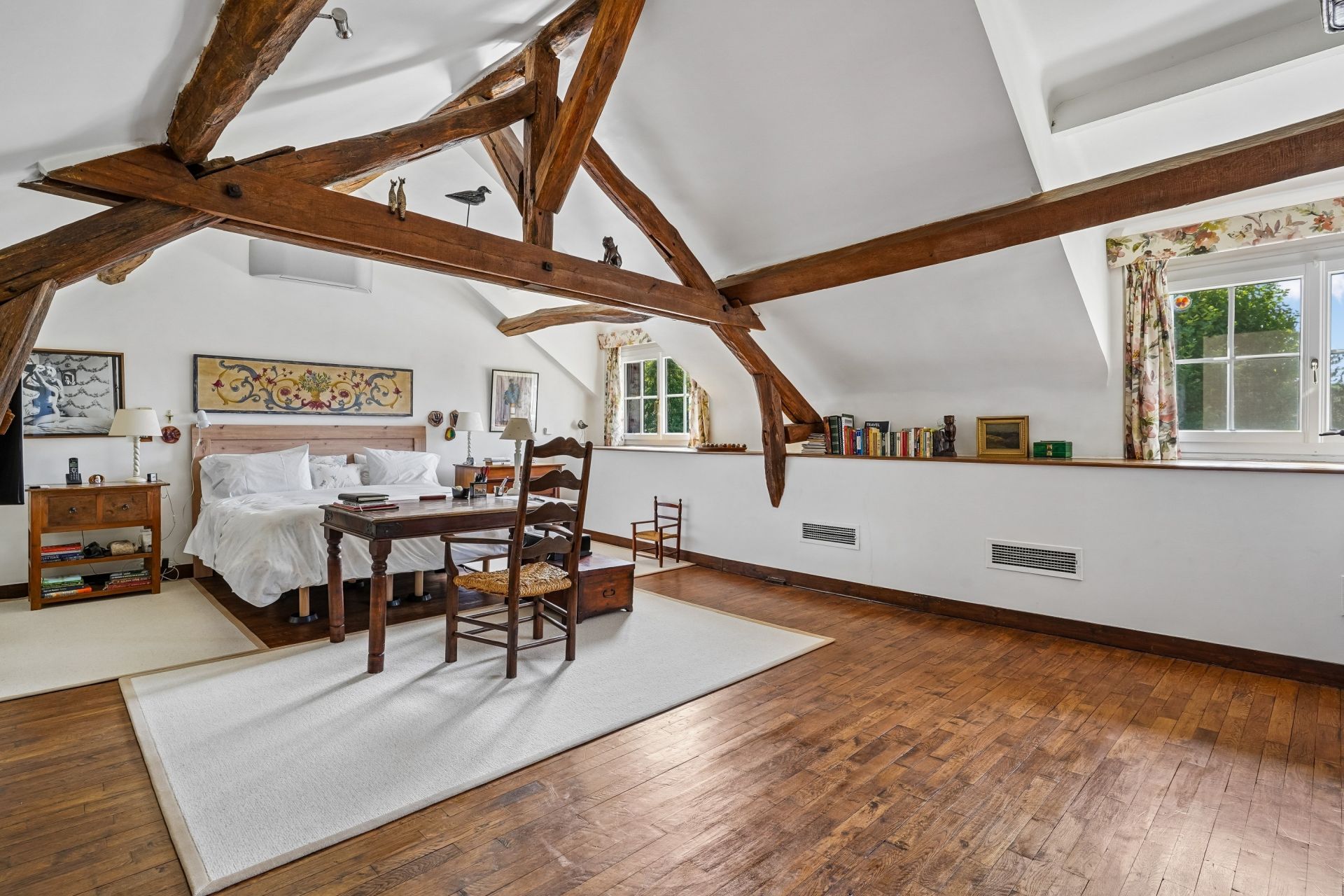 luxury house 7 Rooms for sale on POIGNY LA FORET (78125)