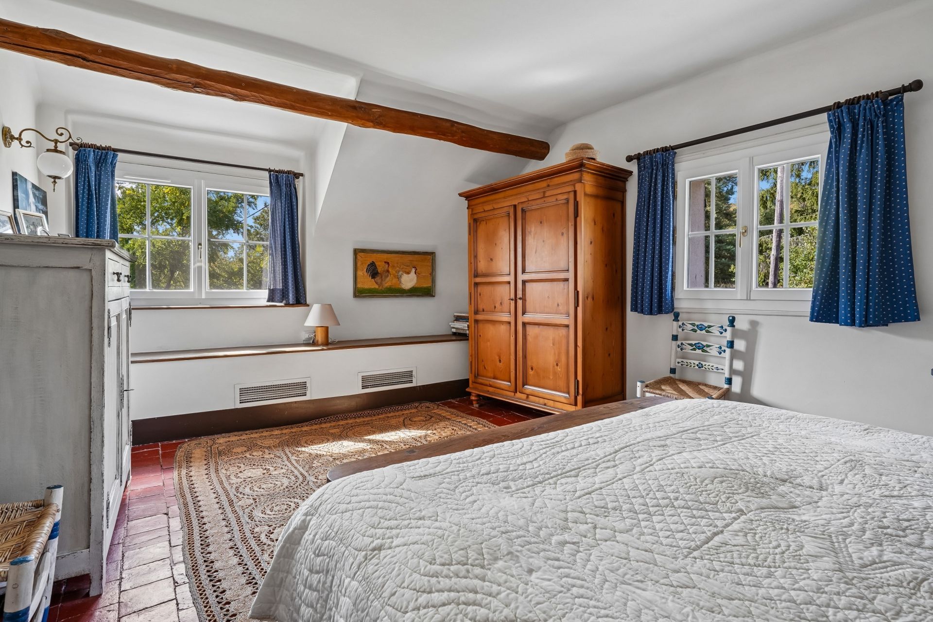 luxury house 7 Rooms for sale on POIGNY LA FORET (78125)