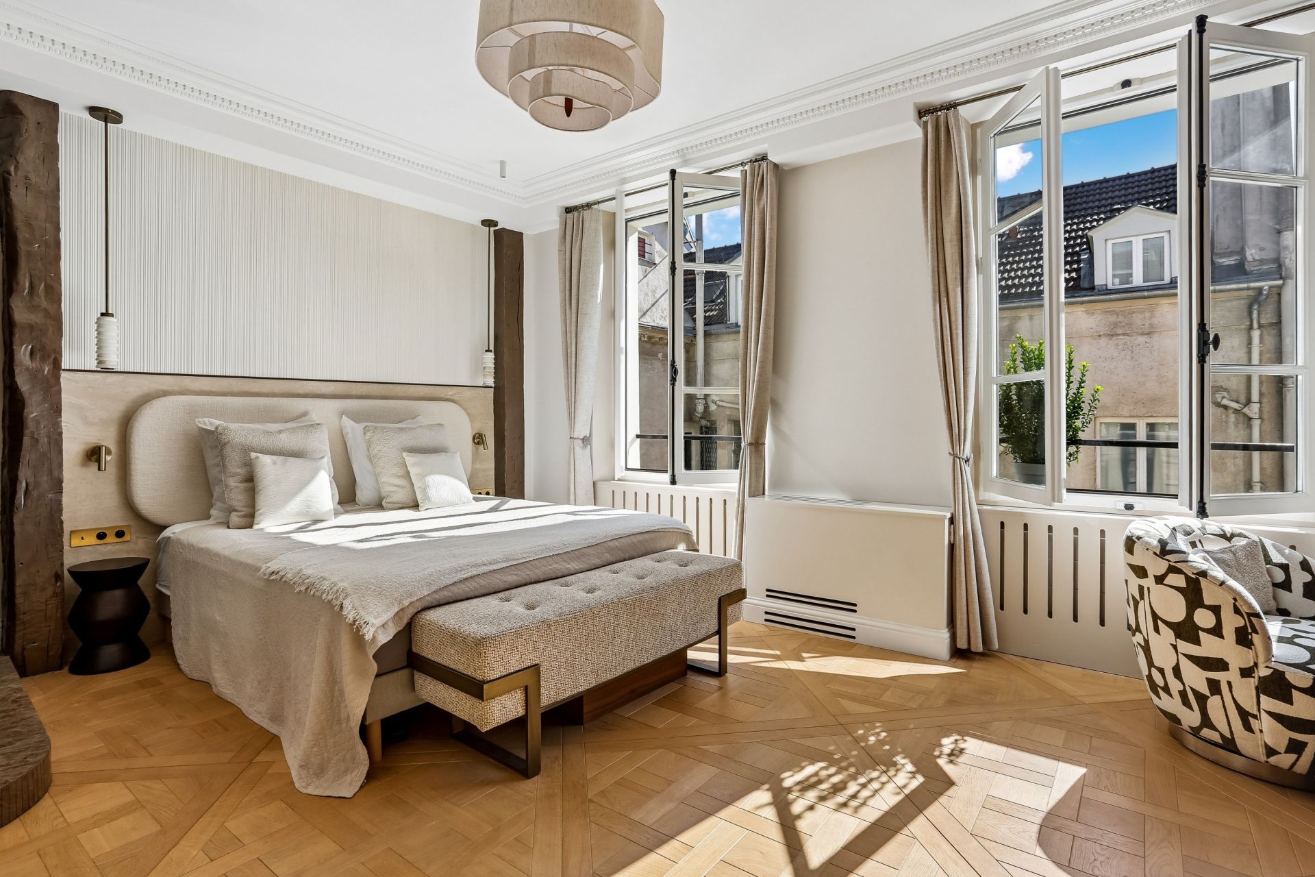 luxury apartment 6 Rooms for sale on PARIS (75001)