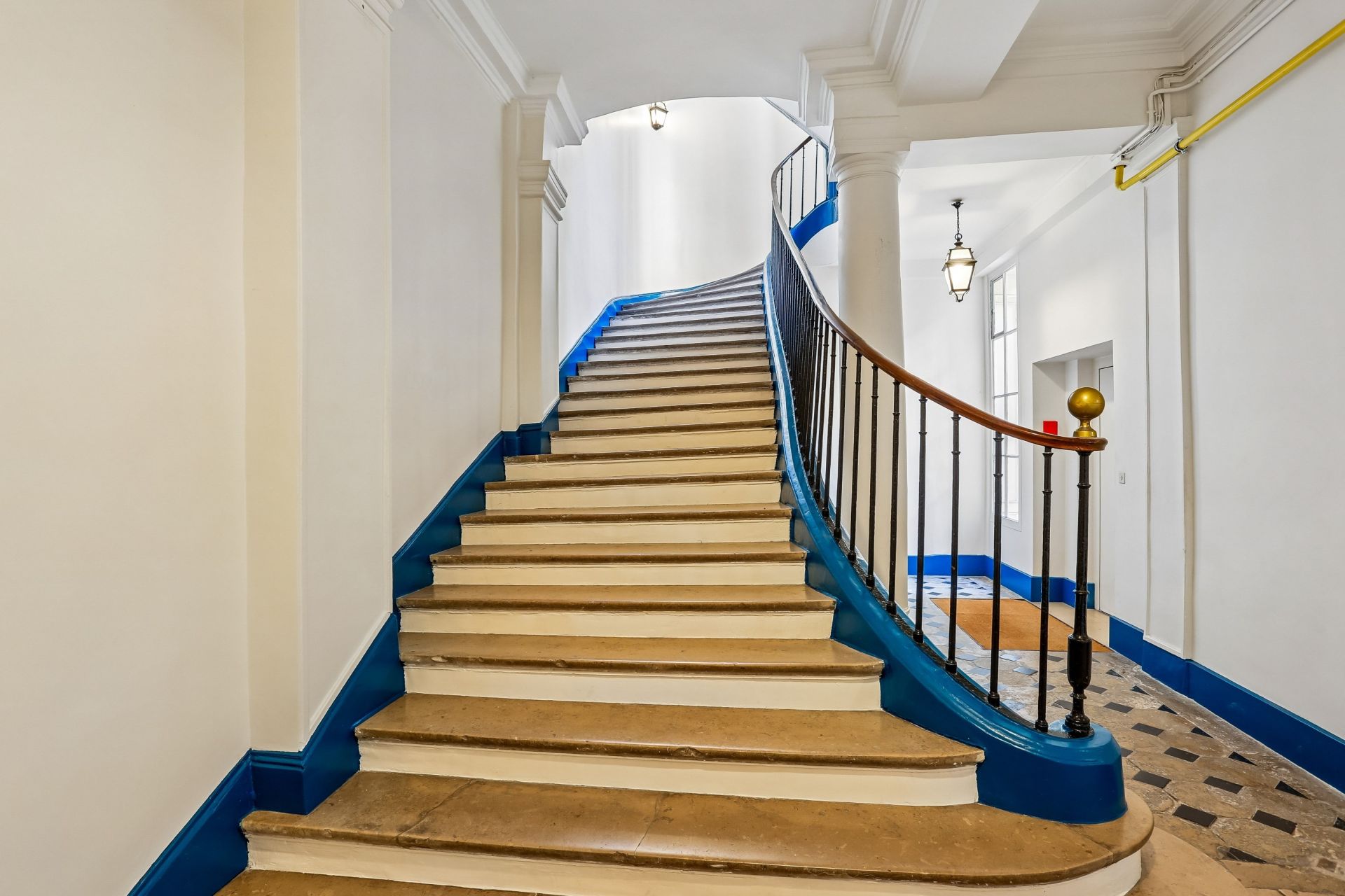 luxury apartment 6 Rooms for sale on PARIS (75001)