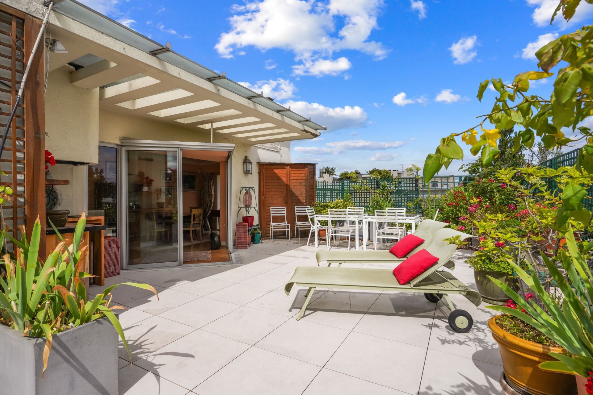 luxury apartment 6 Rooms for sale on NEUILLY SUR SEINE (92200)