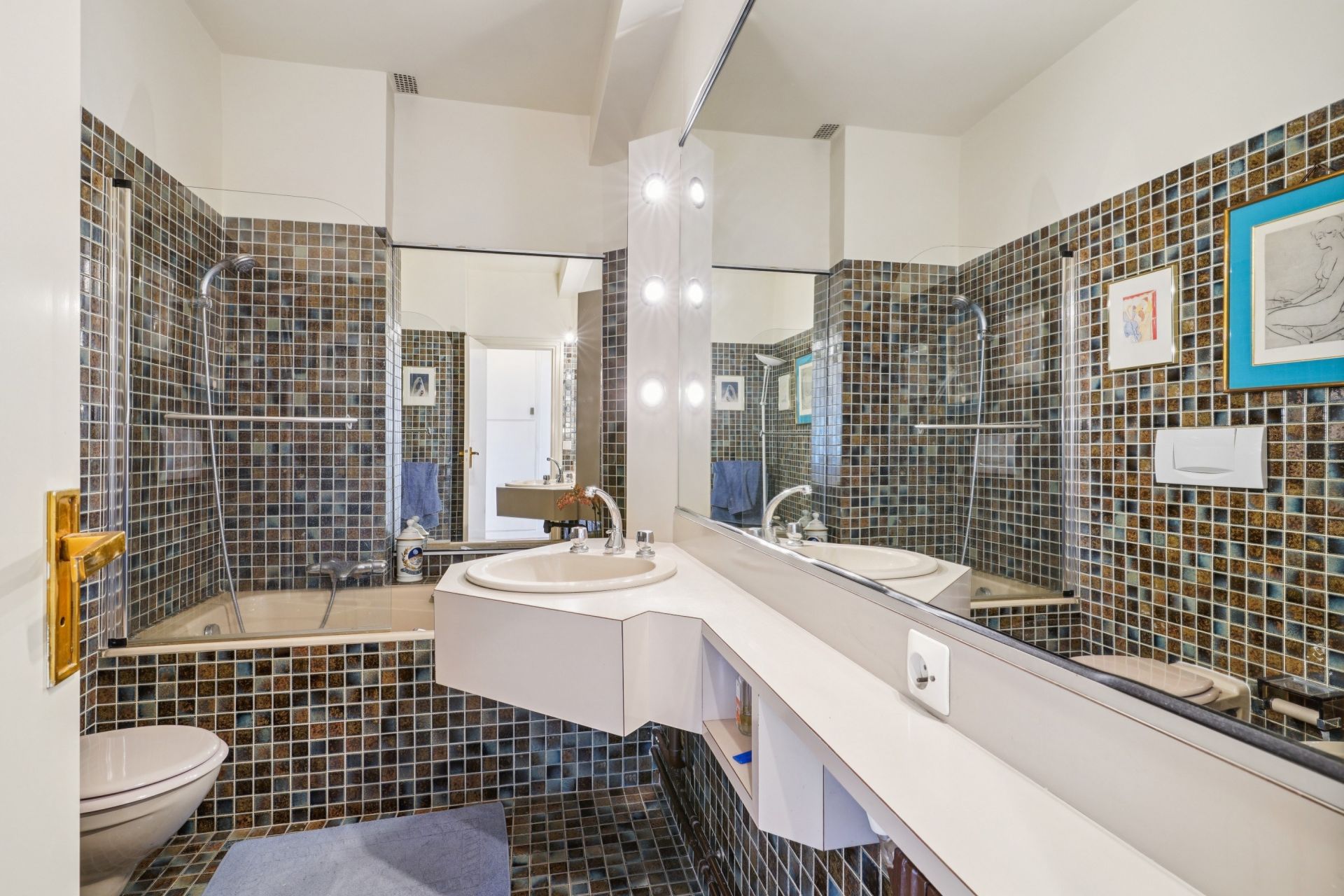 luxury apartment 6 Rooms for sale on NEUILLY SUR SEINE (92200)
