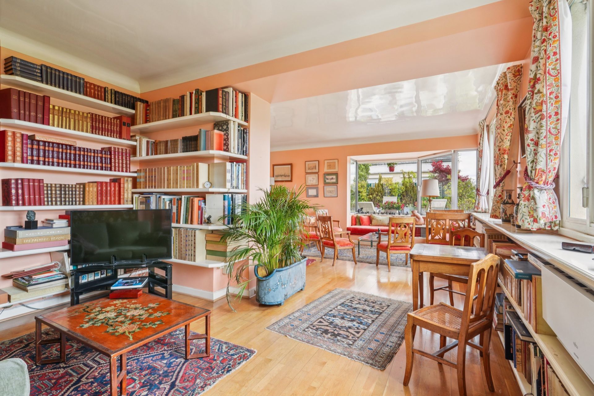 luxury apartment 6 Rooms for sale on NEUILLY SUR SEINE (92200)
