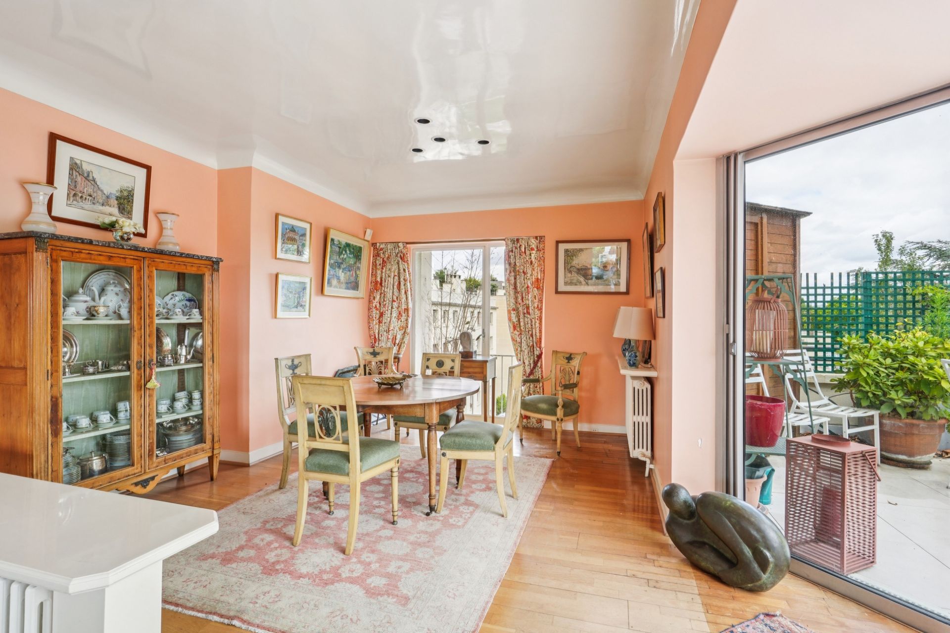 luxury apartment 6 Rooms for sale on NEUILLY SUR SEINE (92200)