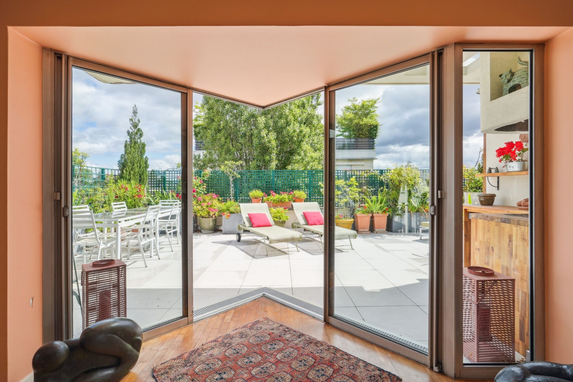 luxury apartment 6 Rooms for sale on NEUILLY SUR SEINE (92200)