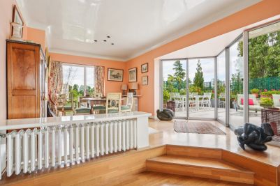 Sale Luxury apartment Neuilly-sur-Seine 6&nbsp;Rooms 147&nbsp;m²