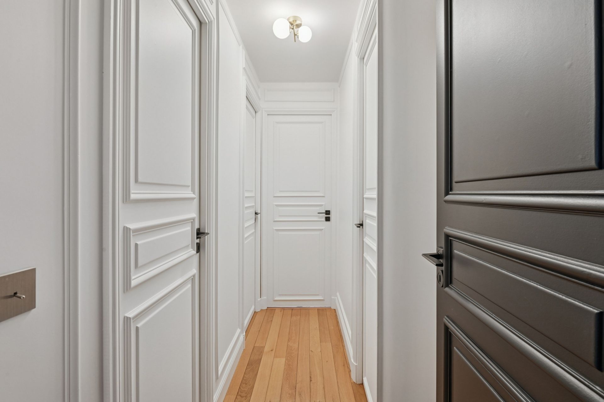 luxury apartment 4 Rooms for sale on PARIS (75011)