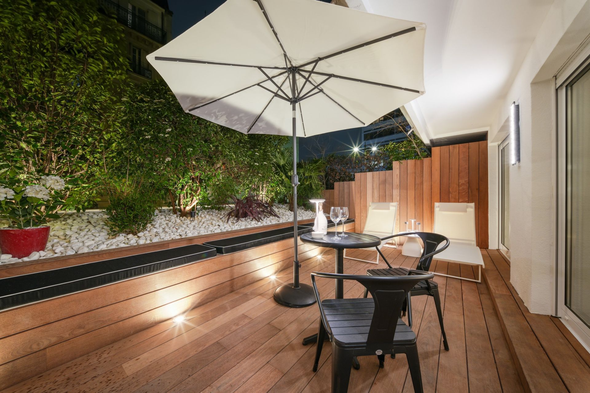 luxury apartment 4 Rooms for sale on PARIS (75011)