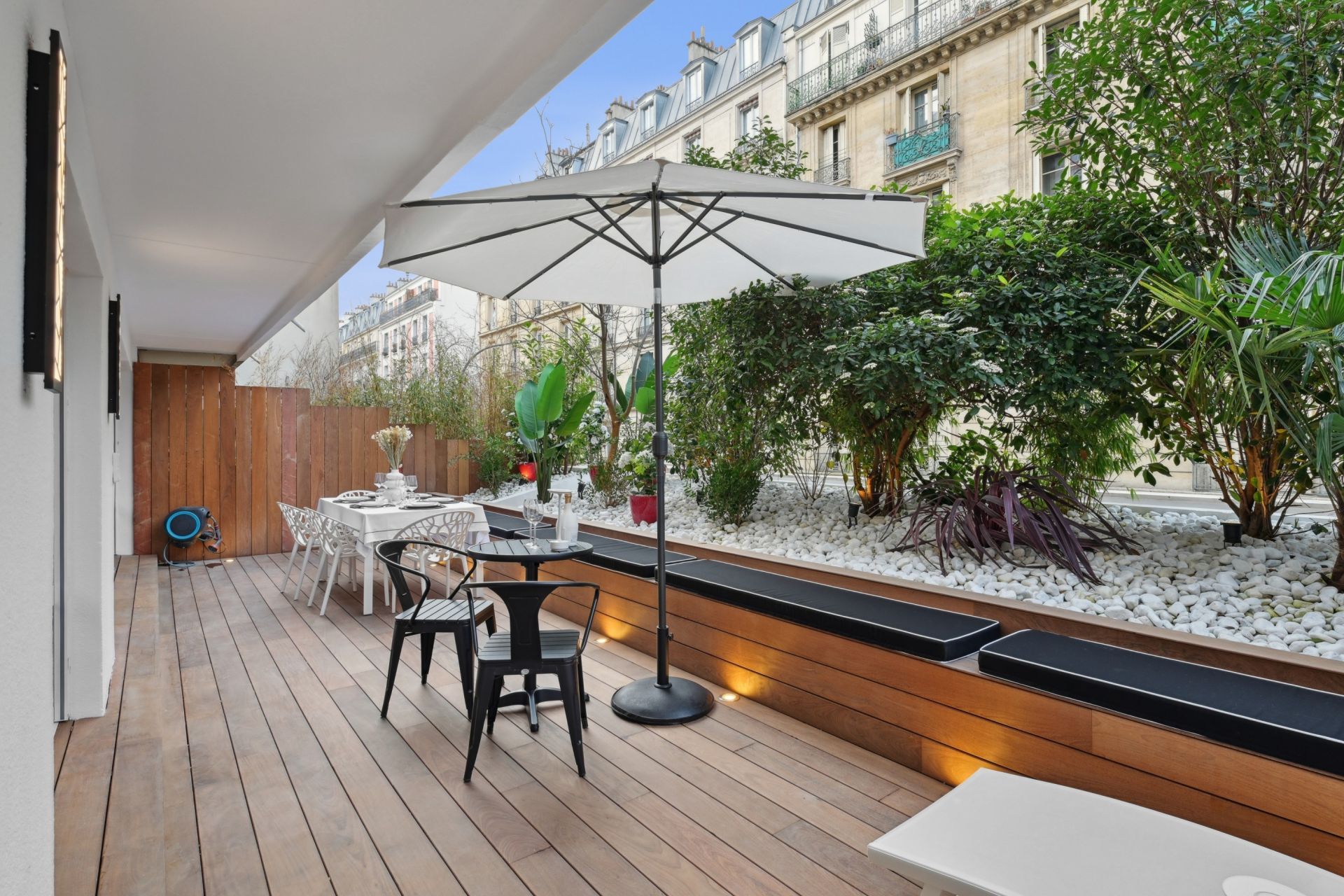 luxury apartment 4 Rooms for sale on PARIS (75011)