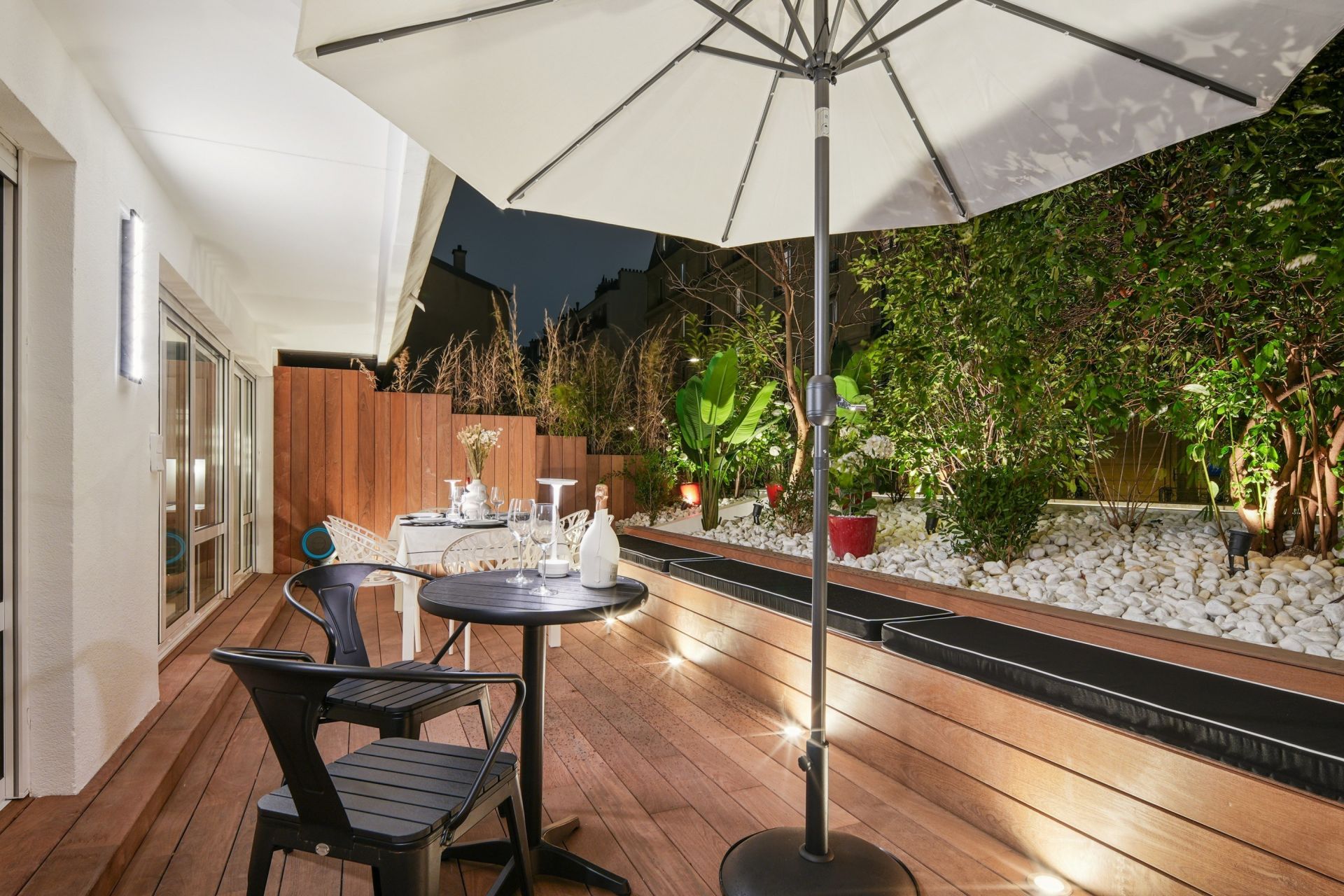 luxury apartment 4 Rooms for sale on PARIS (75011)