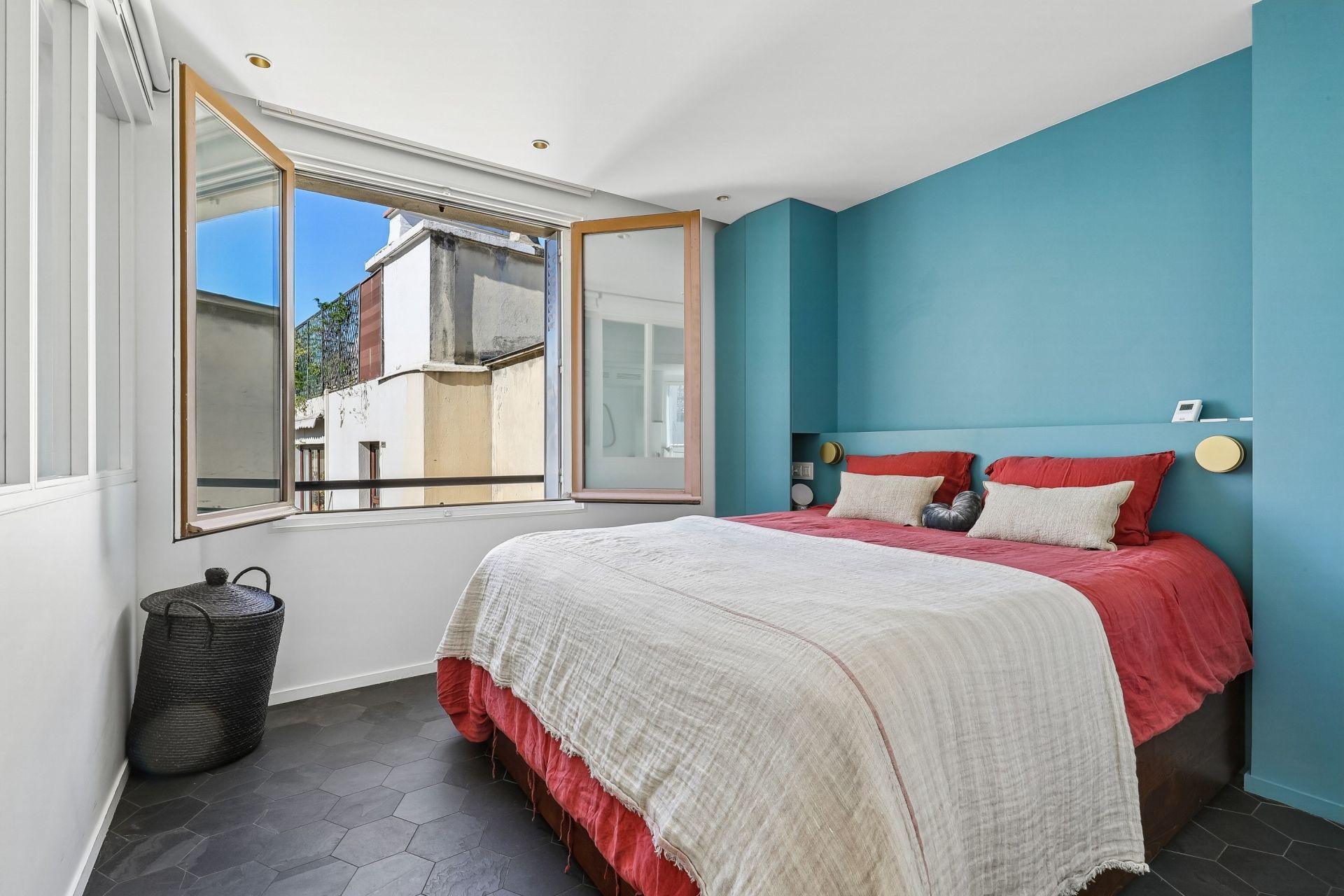 luxury apartment 2 Rooms for sale on PARIS (75004)