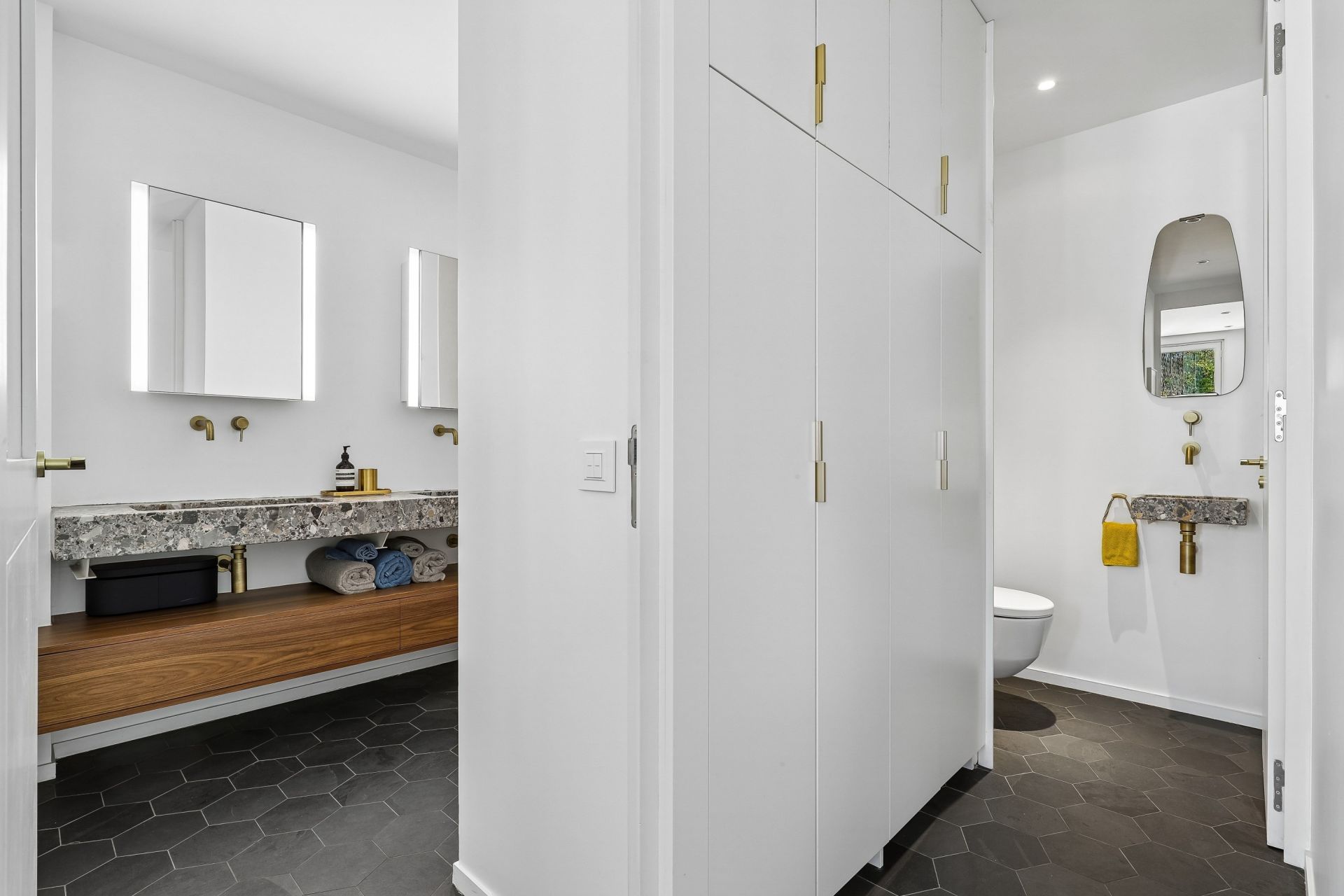 luxury apartment 2 Rooms for sale on PARIS (75004)