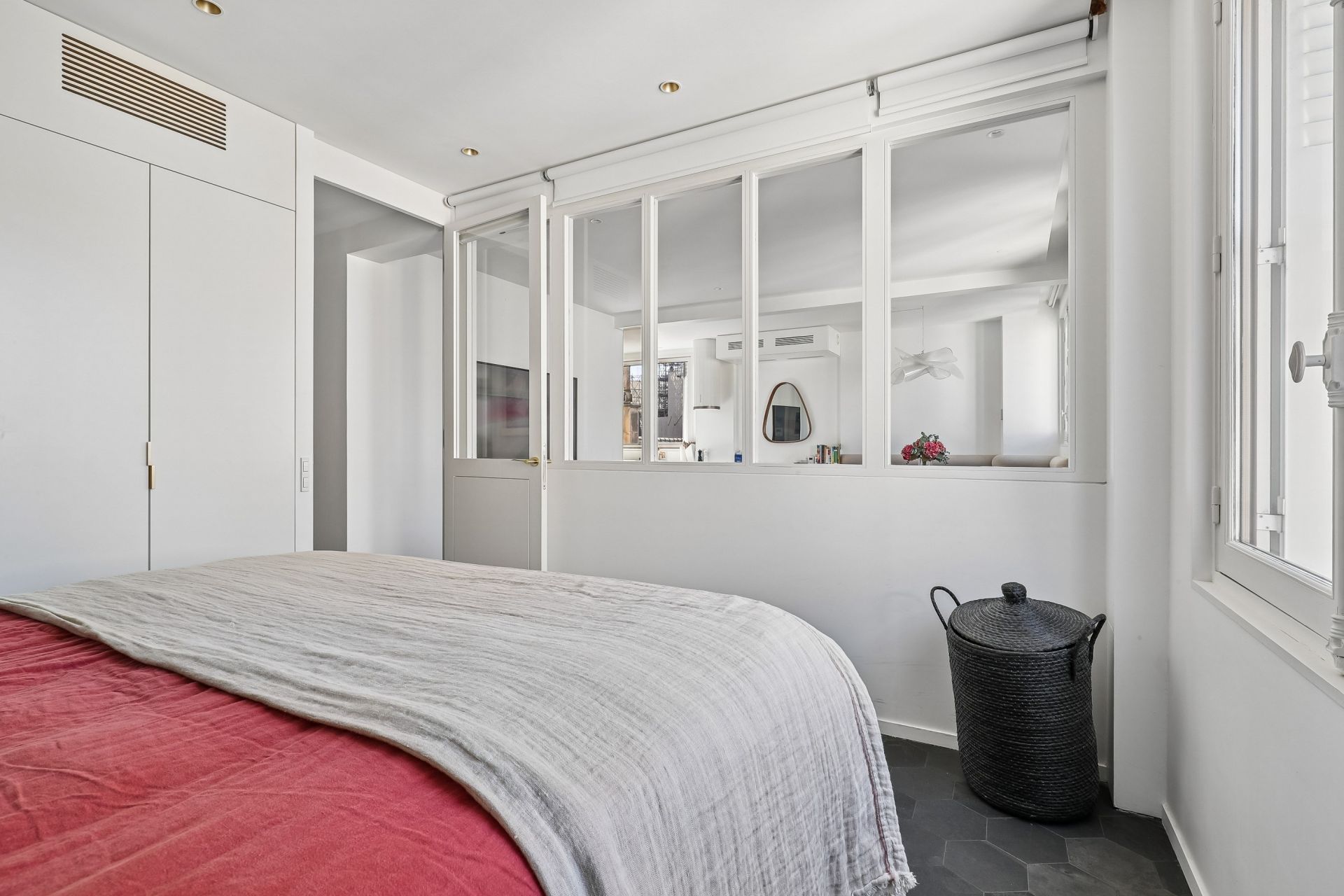 luxury apartment 2 Rooms for sale on PARIS (75004)