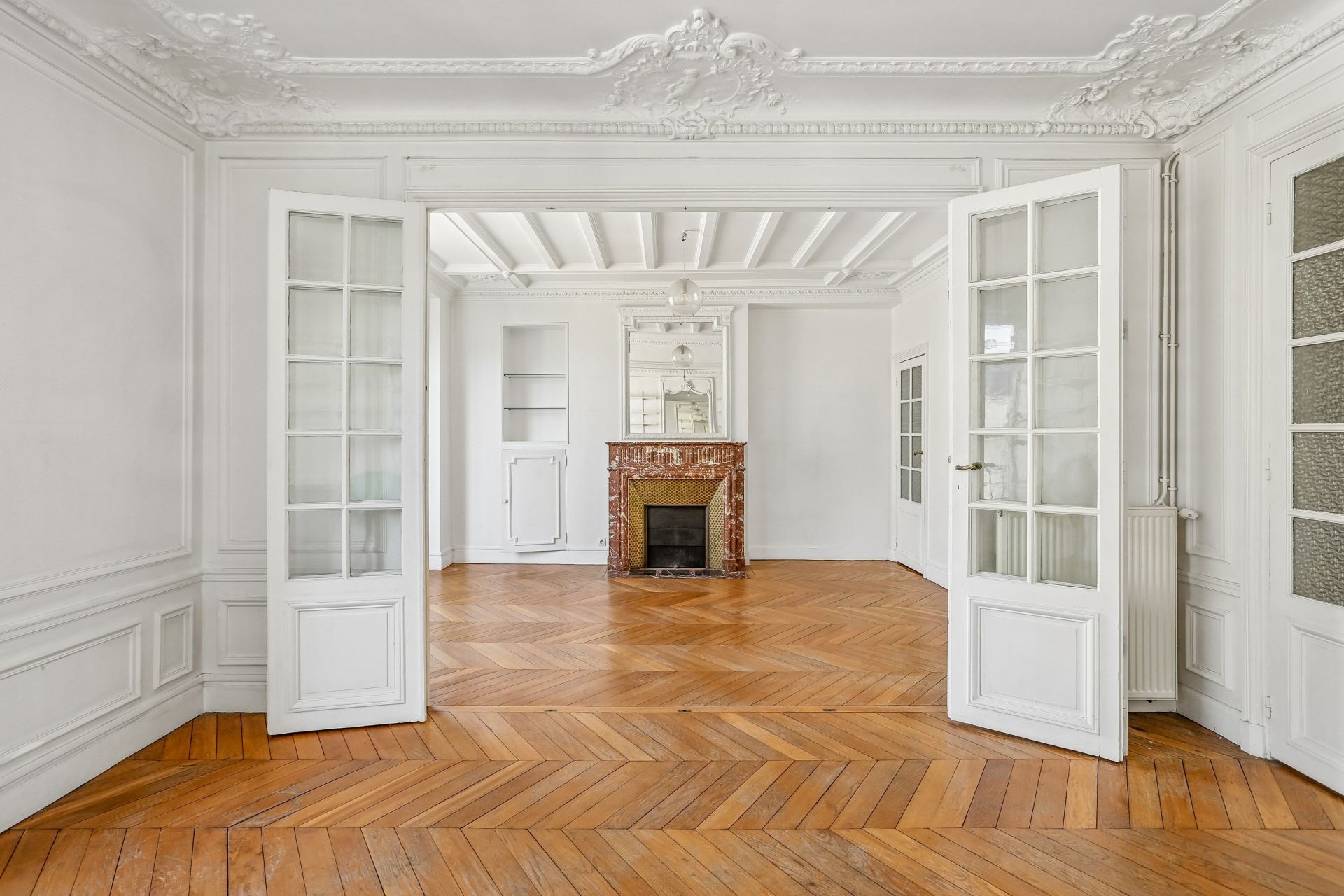 luxury apartment 5 Rooms for sale on PARIS (75012)