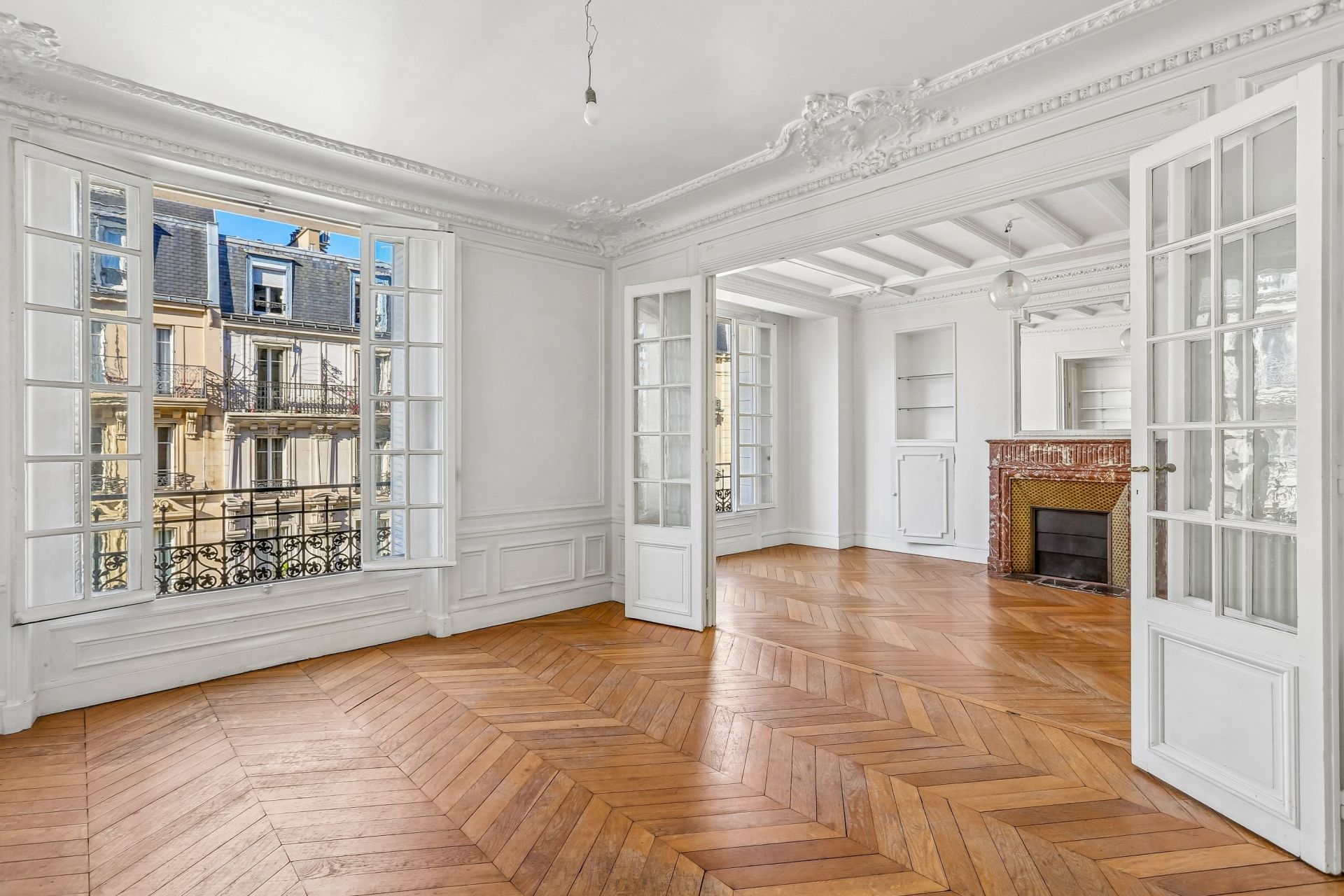 luxury apartment 5 Rooms for sale on PARIS (75012)