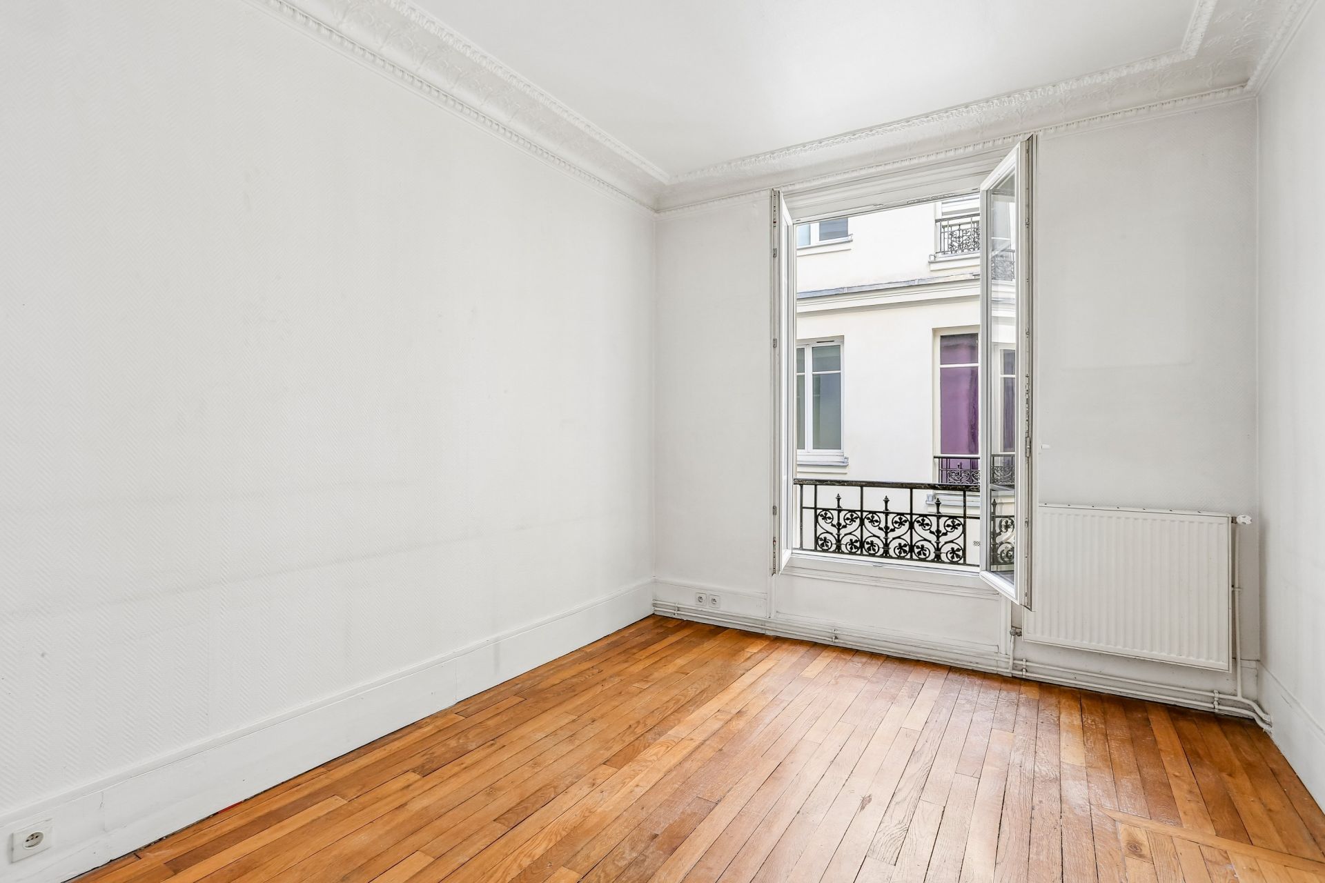 luxury apartment 5 Rooms for sale on PARIS (75012)