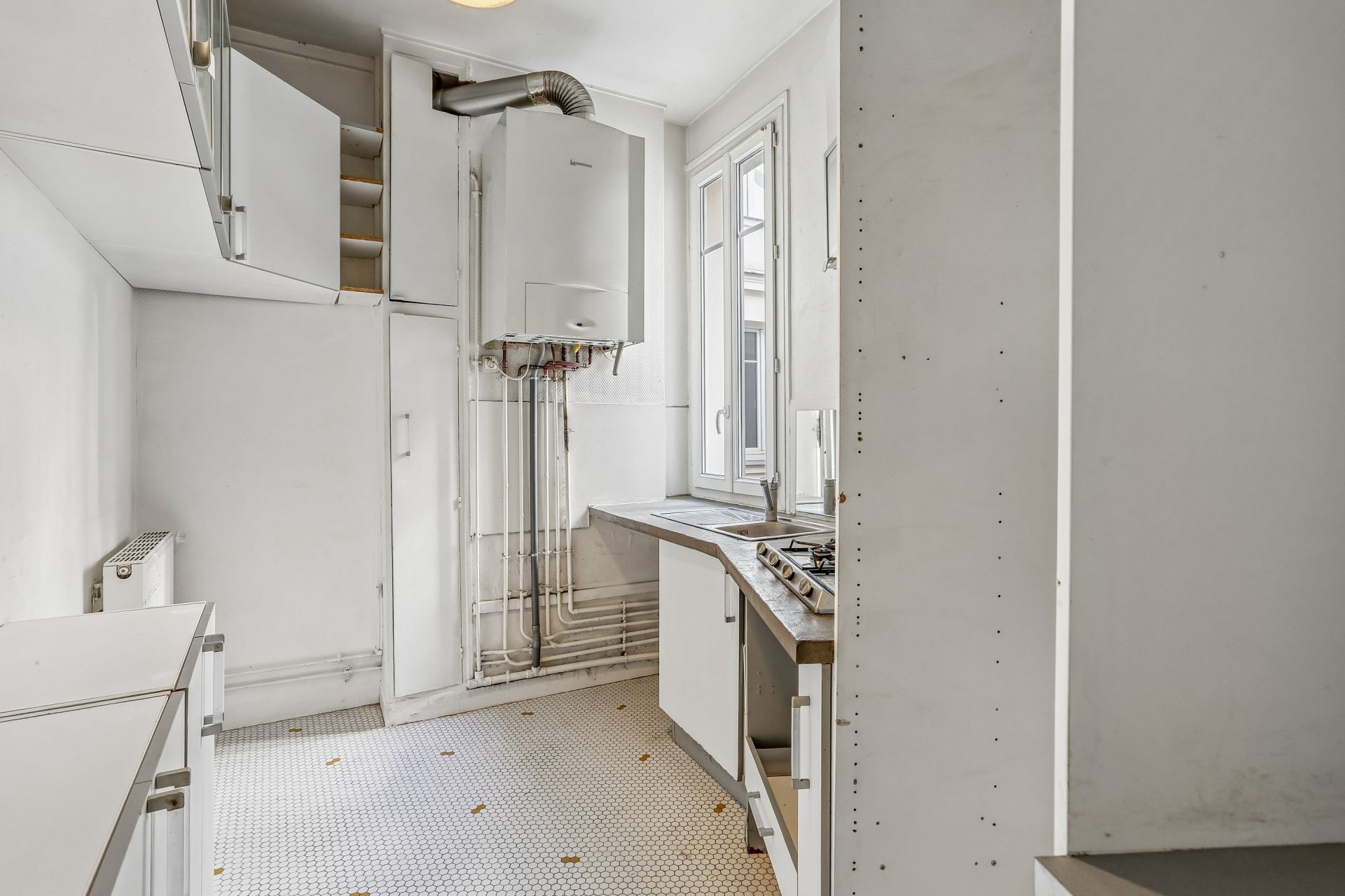 luxury apartment 5 Rooms for sale on PARIS (75012)