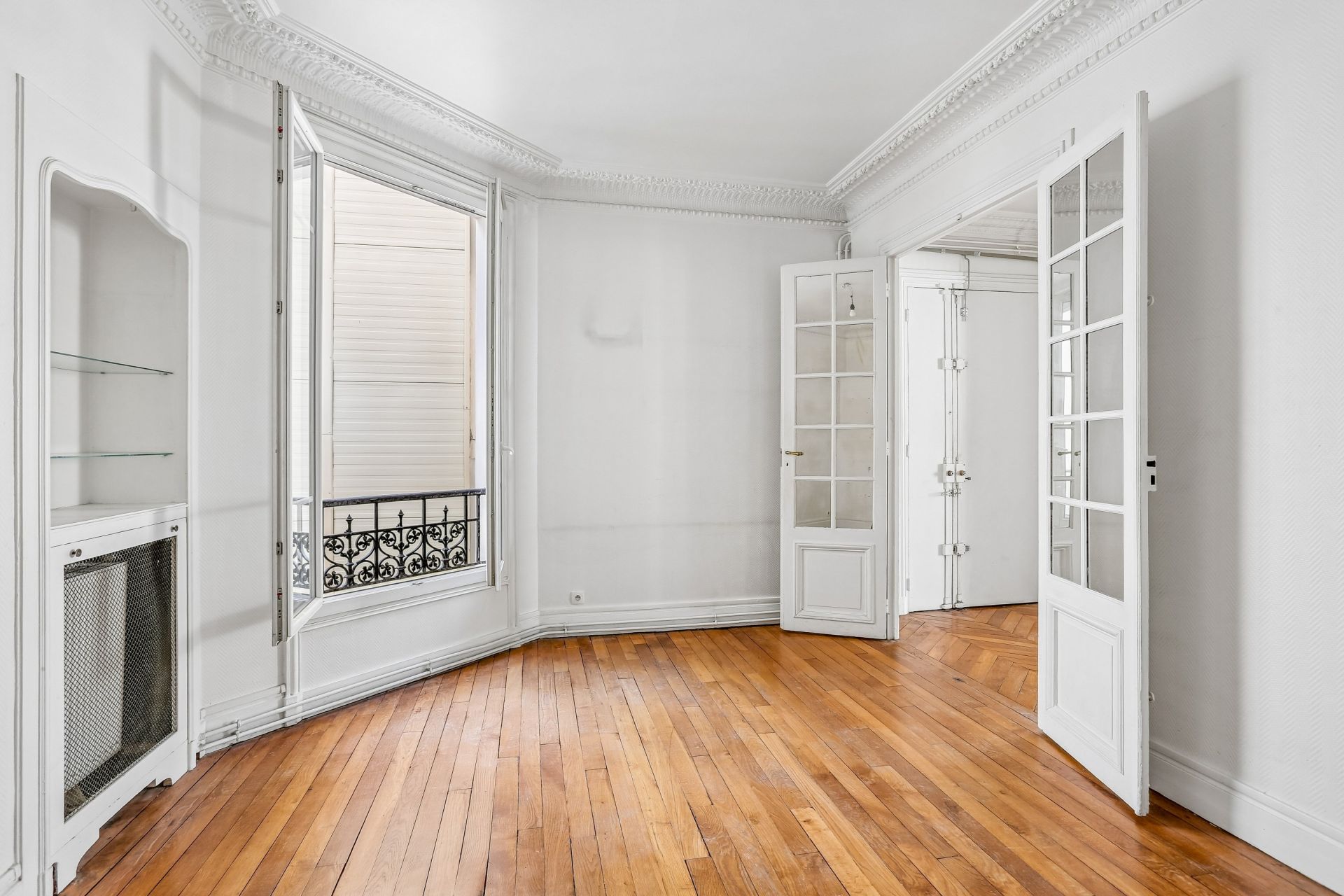 luxury apartment 5 Rooms for sale on PARIS (75012)