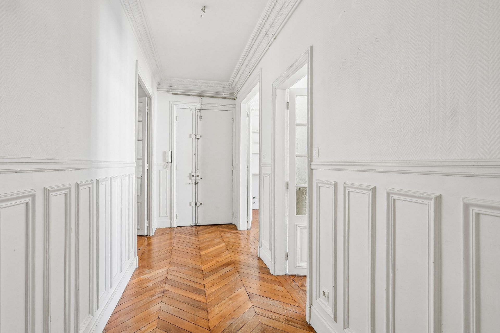 luxury apartment 5 Rooms for sale on PARIS (75012)