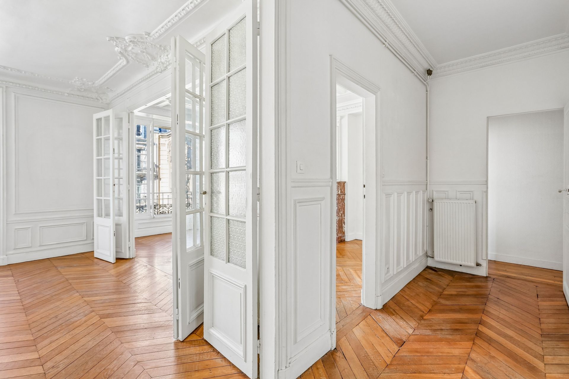 luxury apartment 5 Rooms for sale on PARIS (75012)