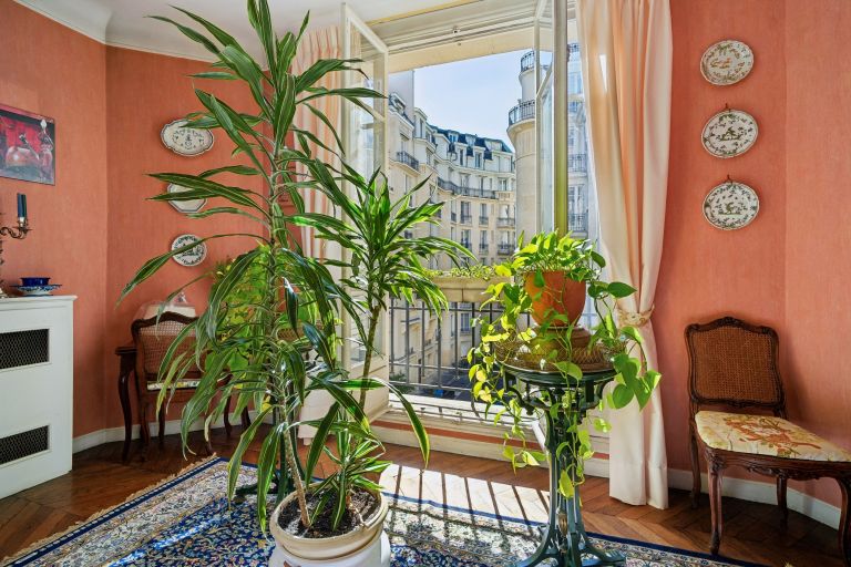 luxury apartment 8 Rooms for sale on PARIS (75116)