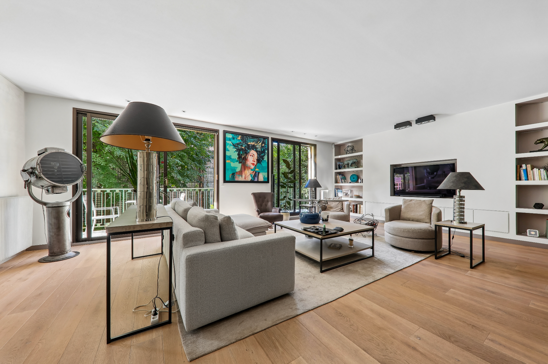 luxury apartment 4 Rooms for sale on PARIS (75116)