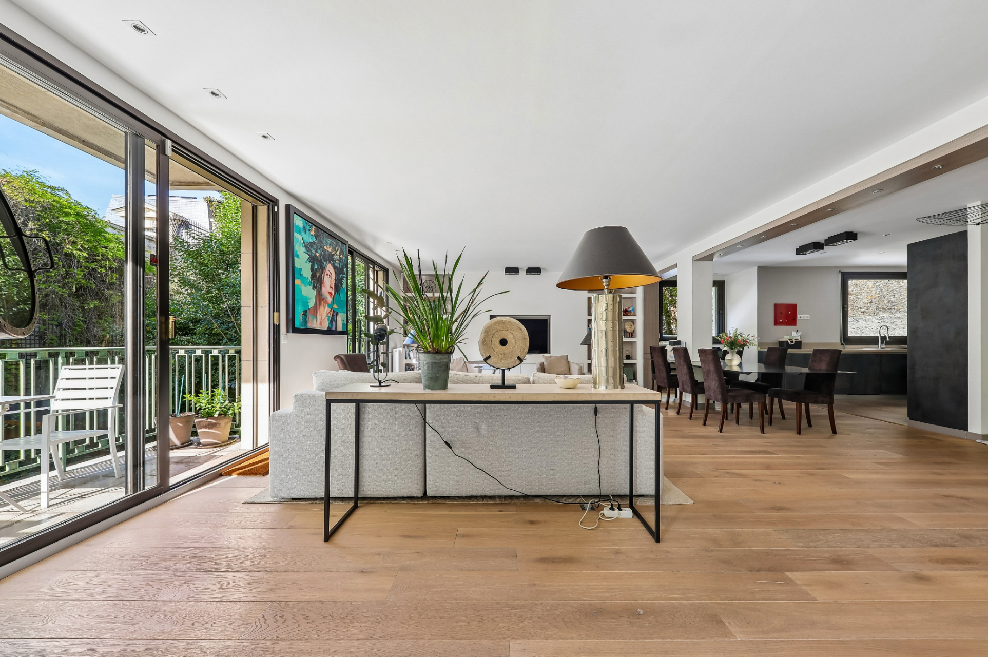 luxury apartment 4 Rooms for sale on PARIS (75116)