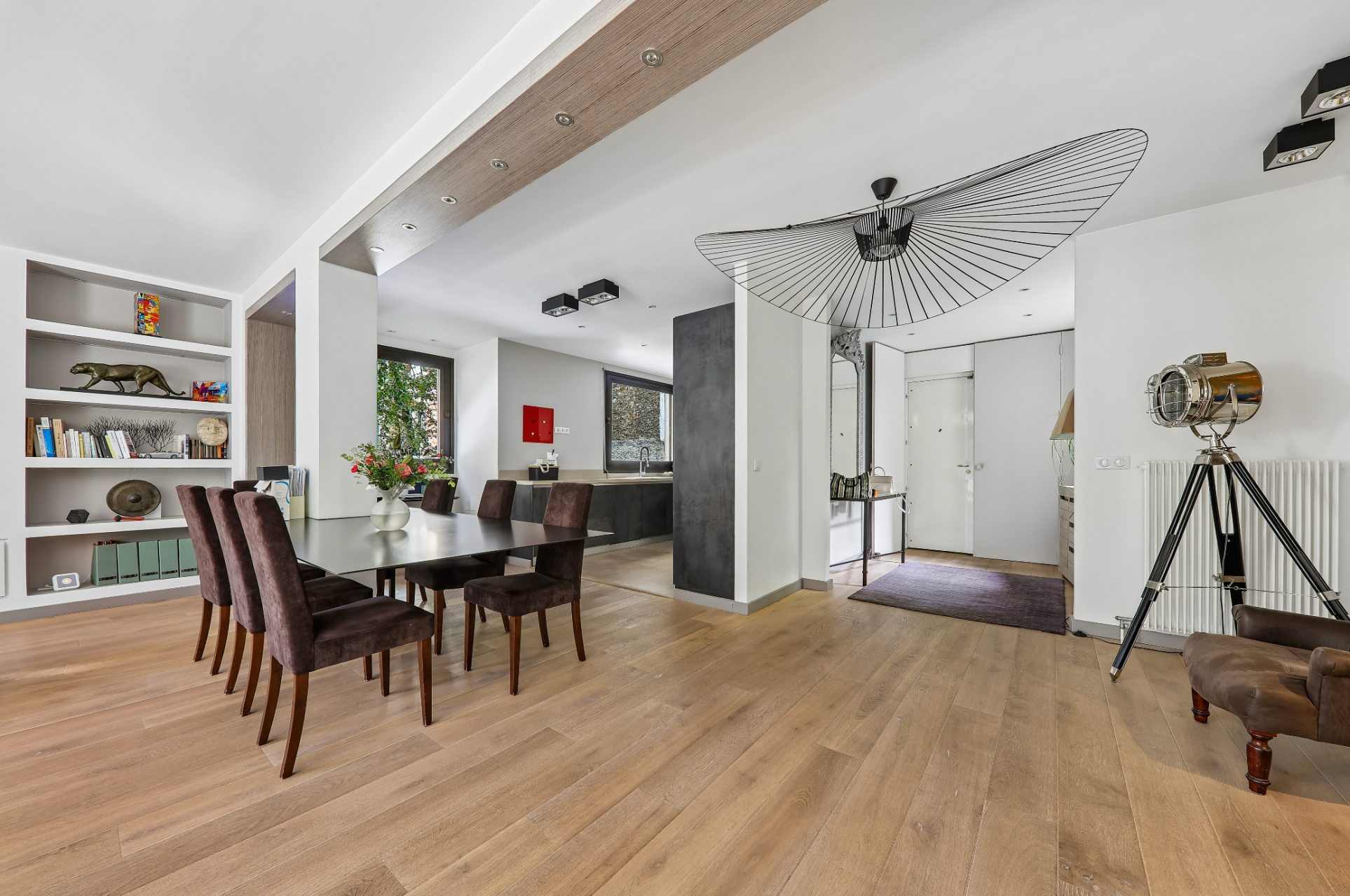 luxury apartment 4 Rooms for sale on PARIS (75116)