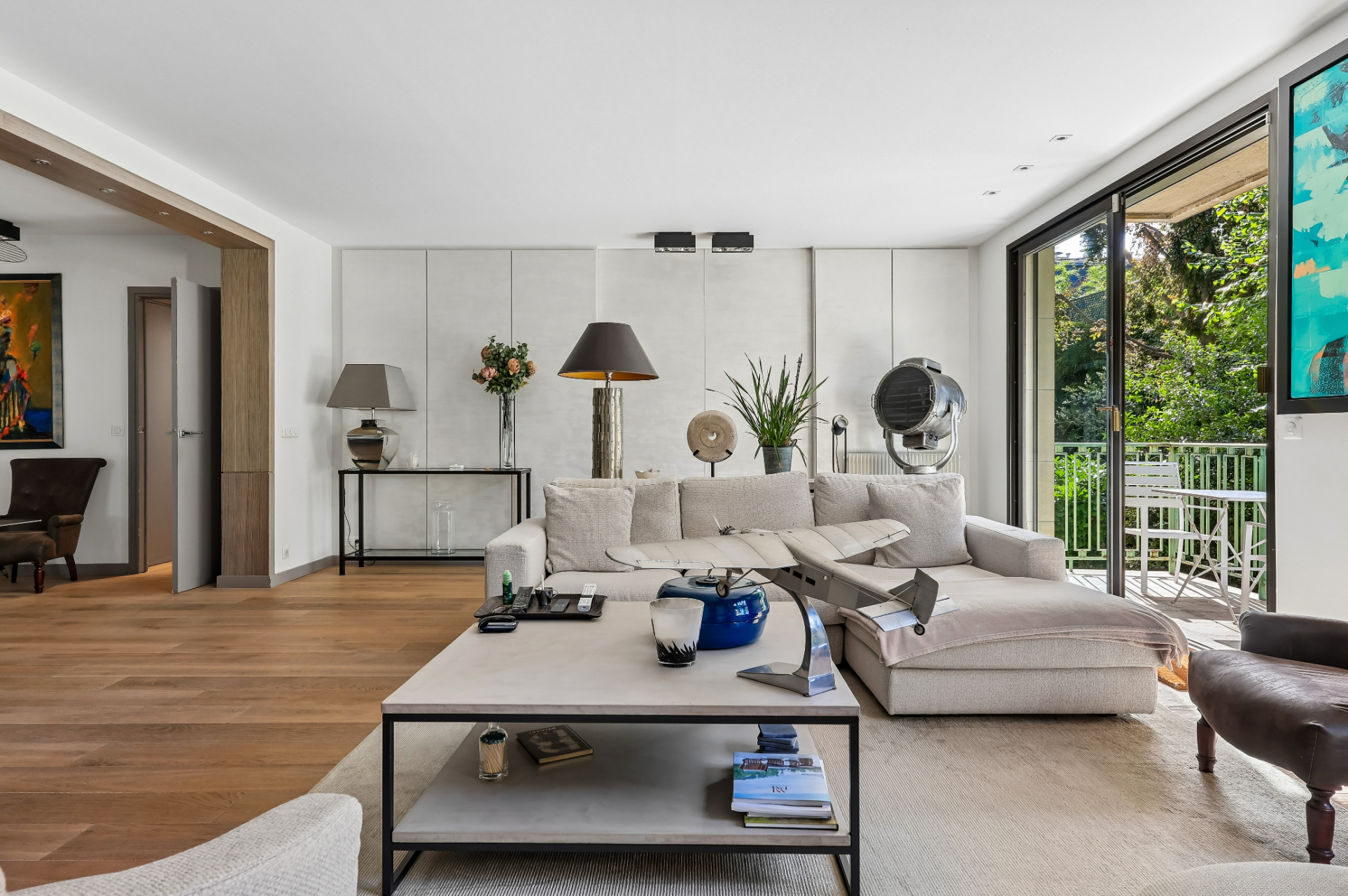 luxury apartment 4 Rooms for sale on PARIS (75116)