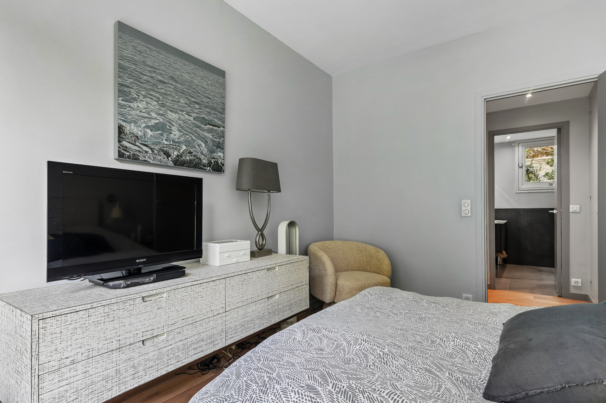 luxury apartment 4 Rooms for sale on PARIS (75116)