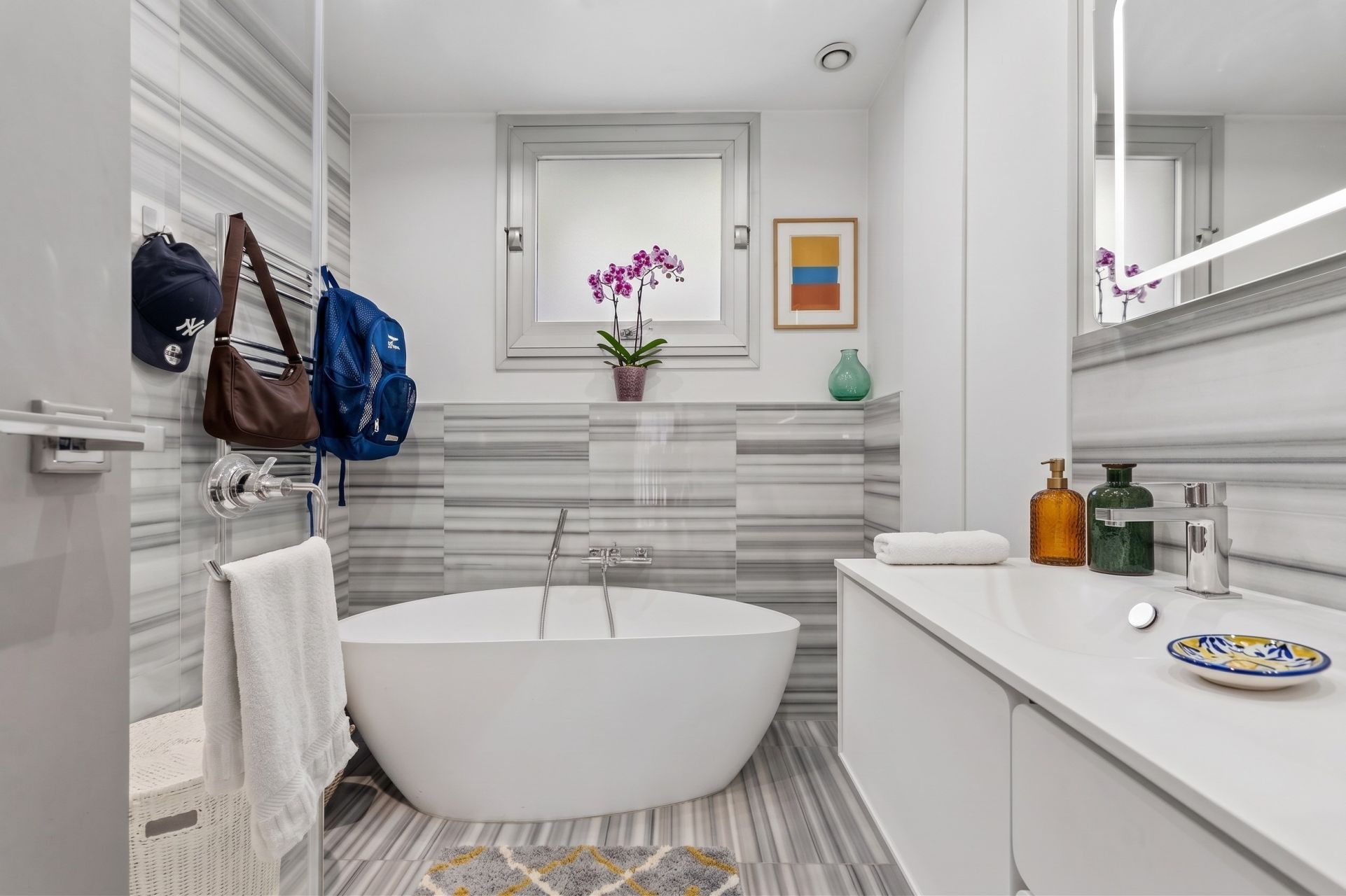 luxury apartment 4 Rooms for sale on PARIS (75116)