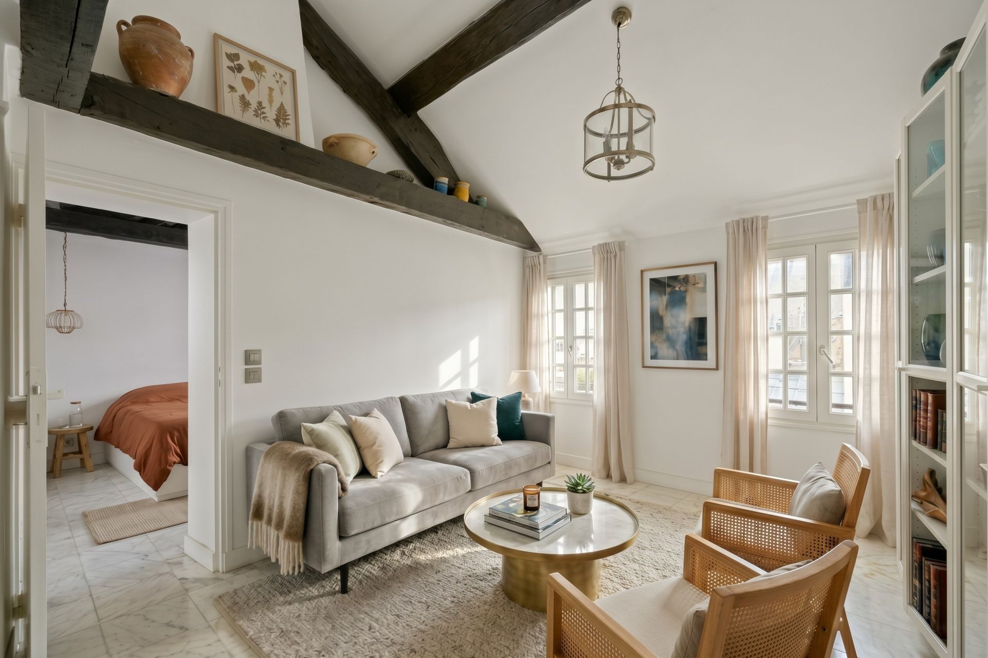 luxury apartment 4 Rooms for sale on PARIS (75004)