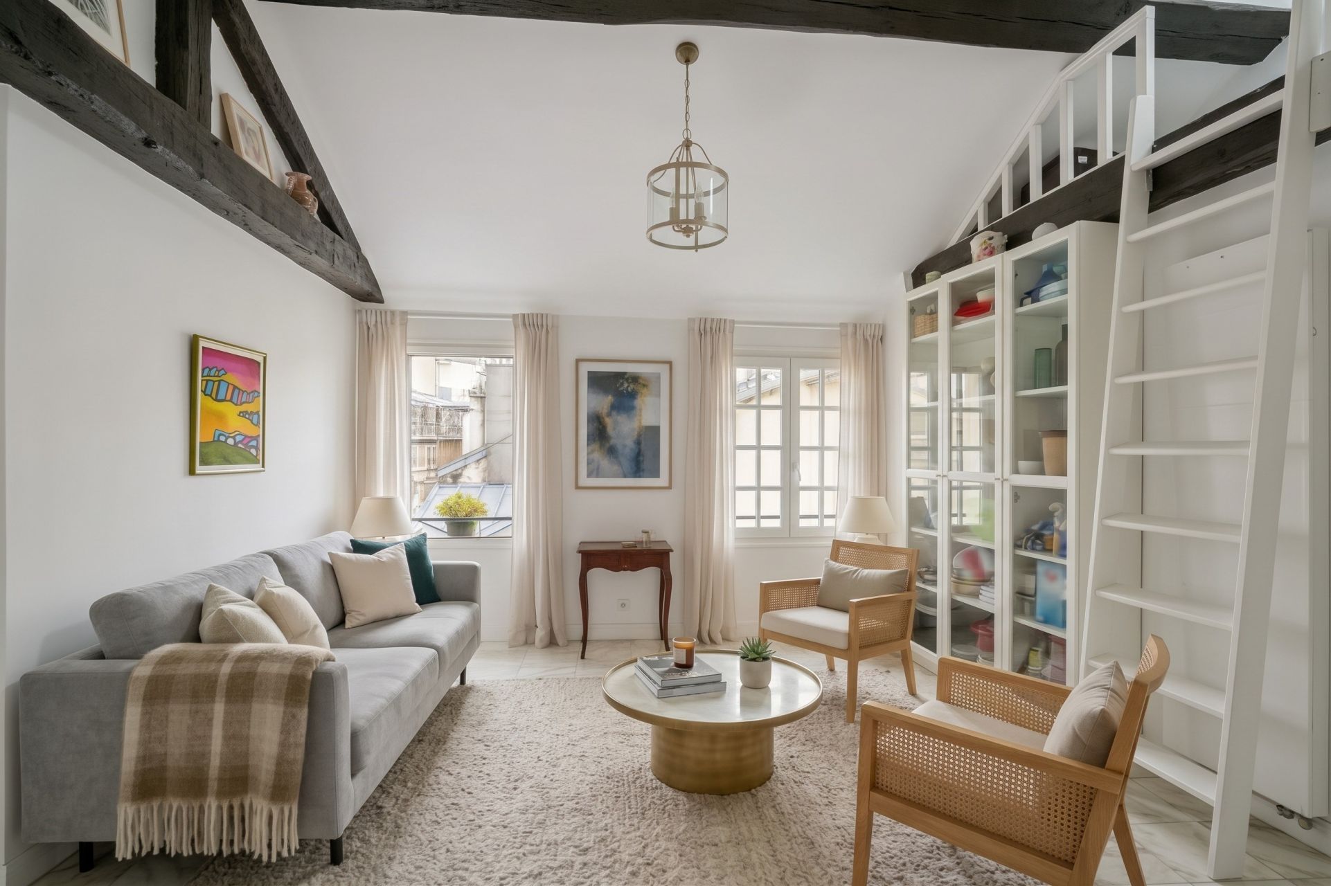 luxury apartment 4 Rooms for sale on PARIS (75004)