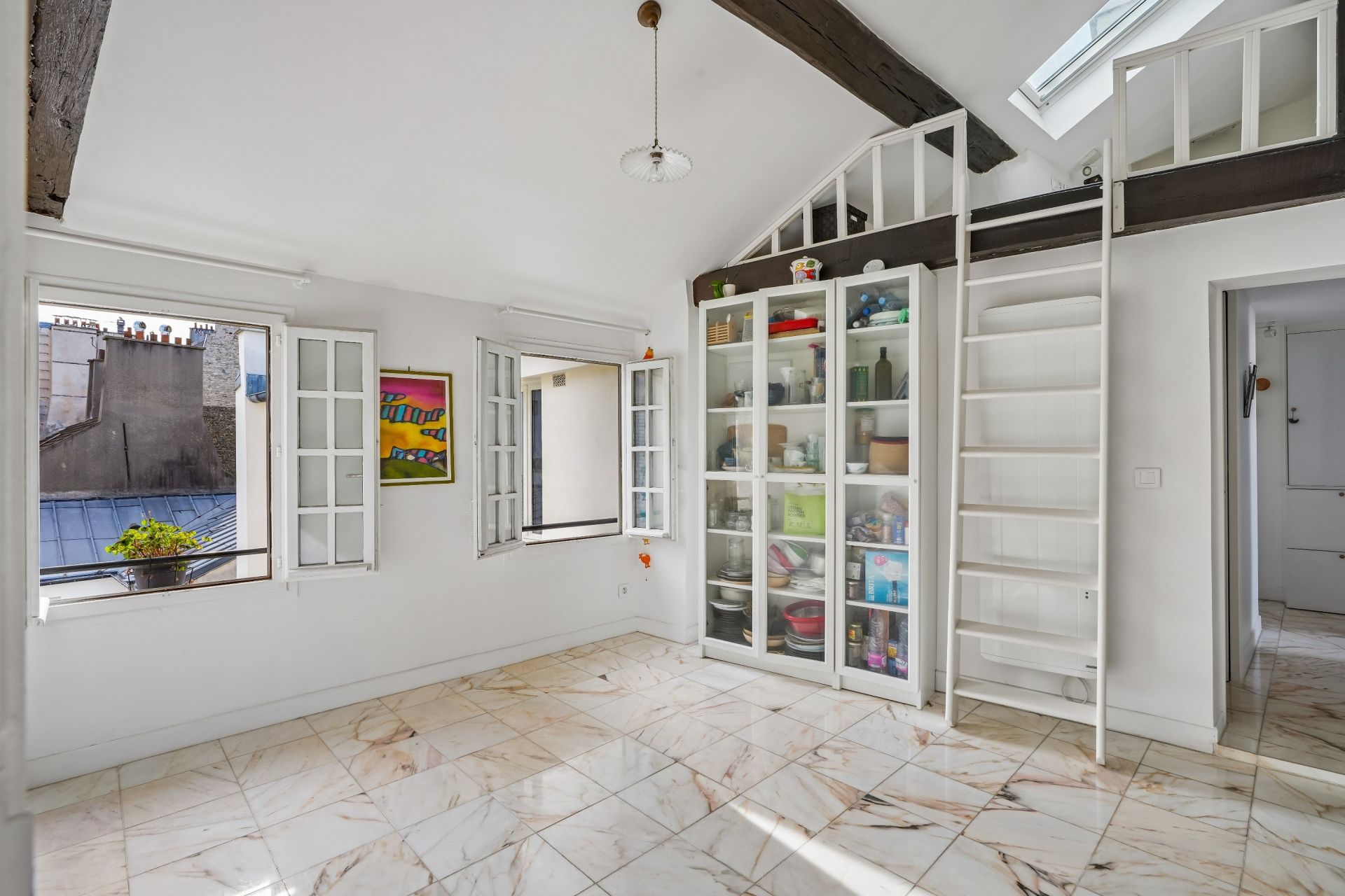 luxury apartment 4 Rooms for sale on PARIS (75004)