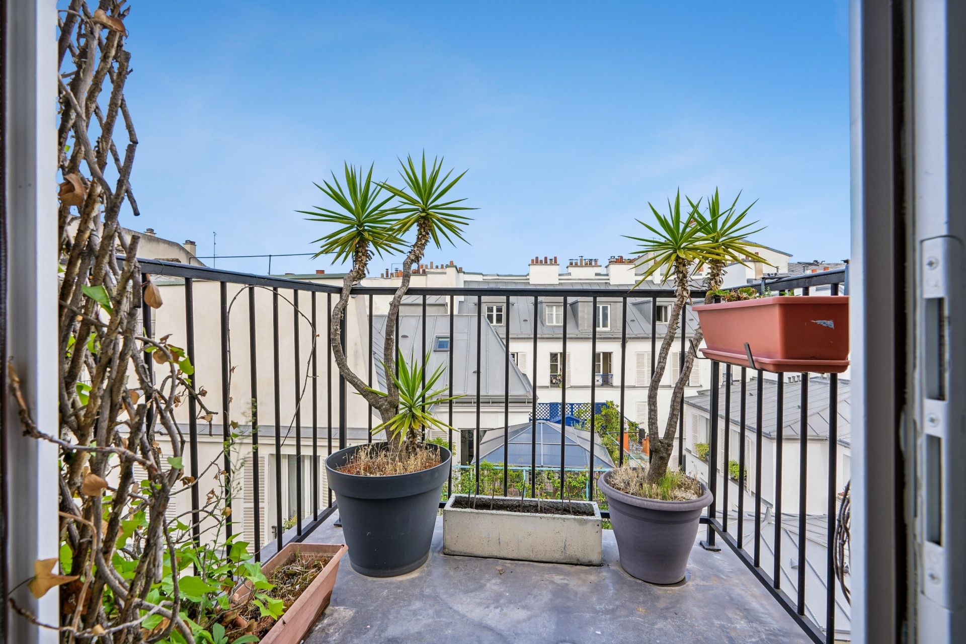 luxury apartment 4 Rooms for sale on PARIS (75004)