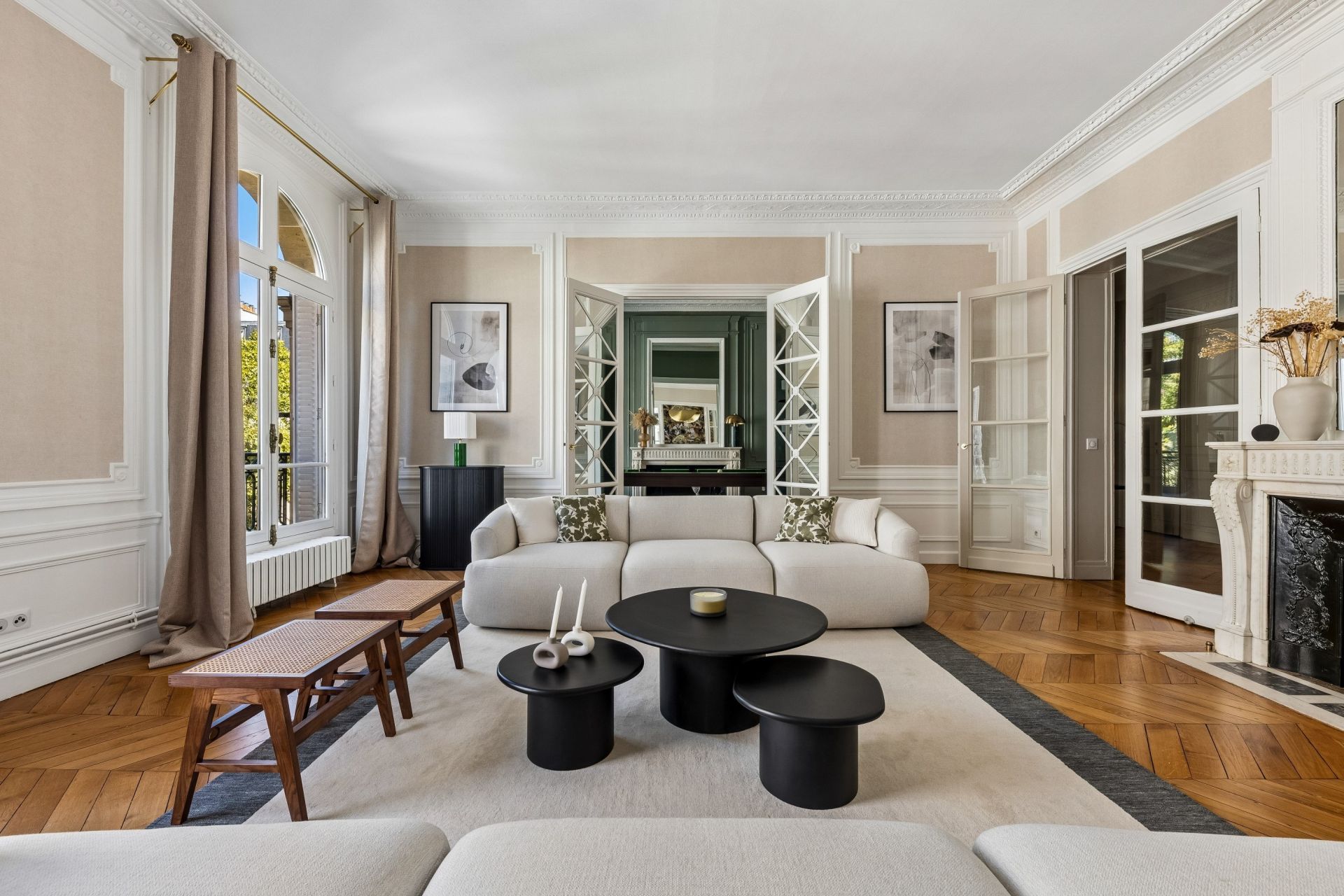 luxury apartment 8 Rooms for sale on PARIS (75007)