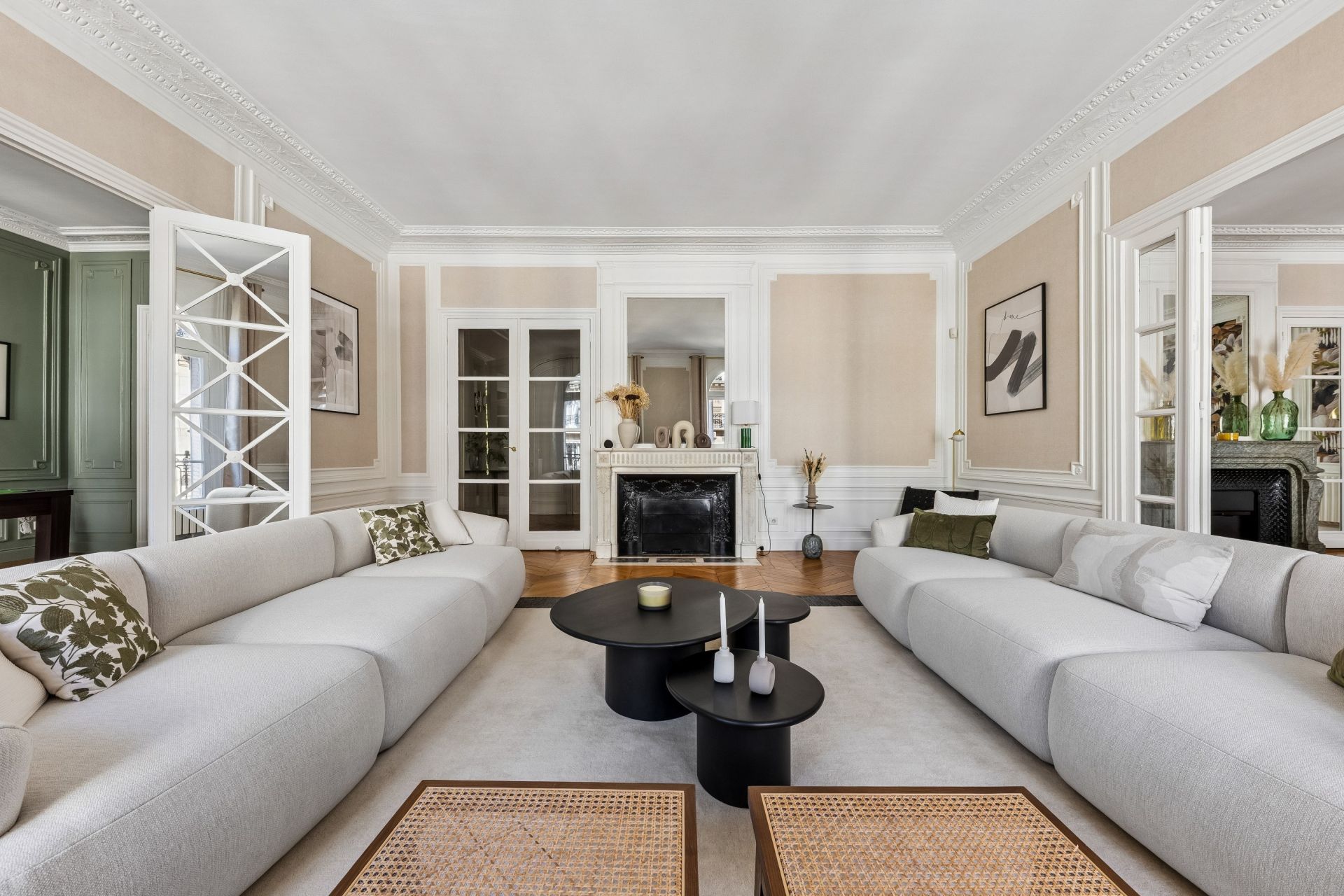 luxury apartment 8 Rooms for sale on PARIS (75007)