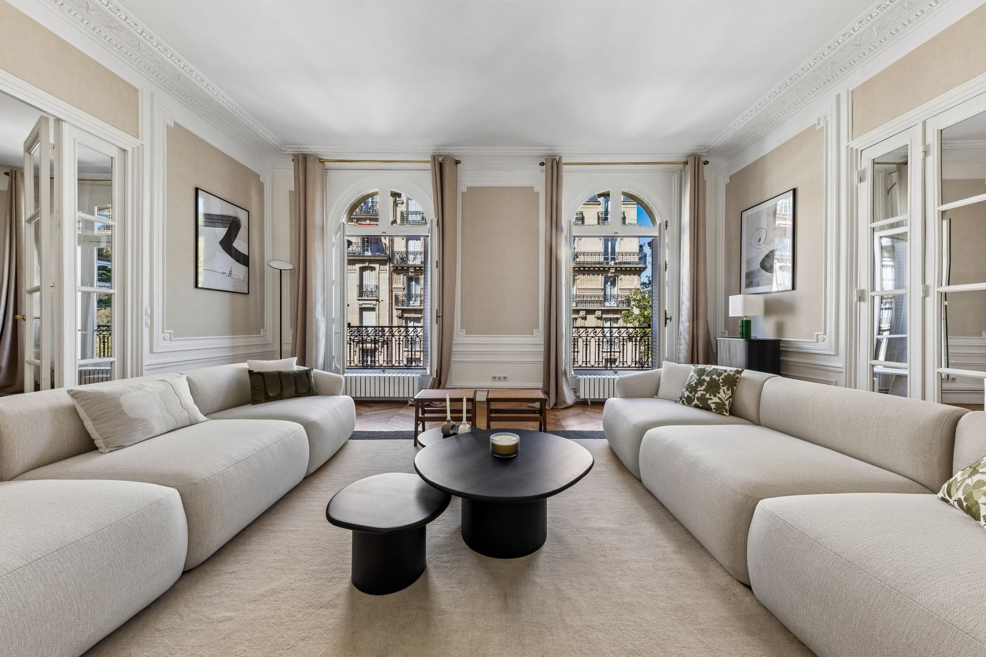 luxury apartment 8 Rooms for sale on PARIS (75007)