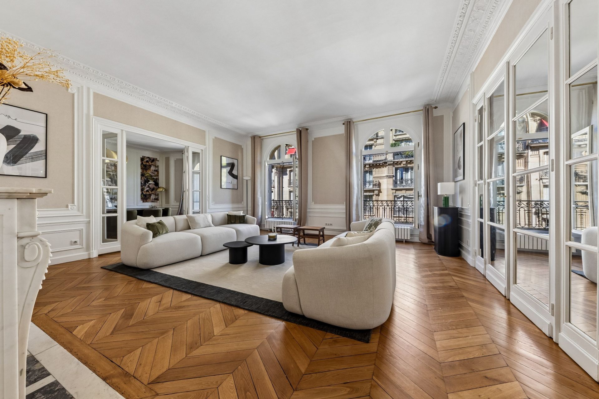 luxury apartment 8 Rooms for sale on PARIS (75007)