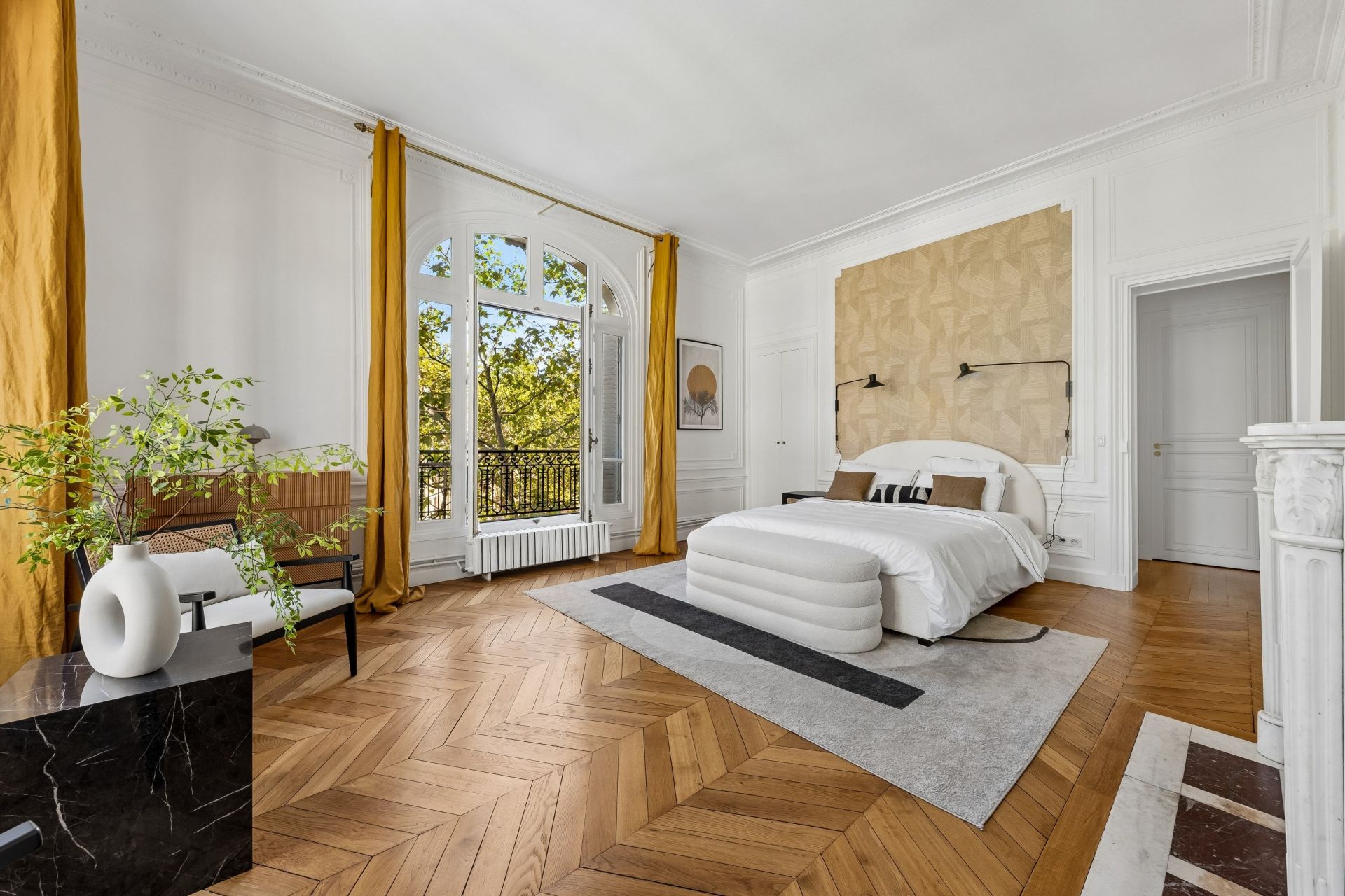luxury apartment 8 Rooms for sale on PARIS (75007)