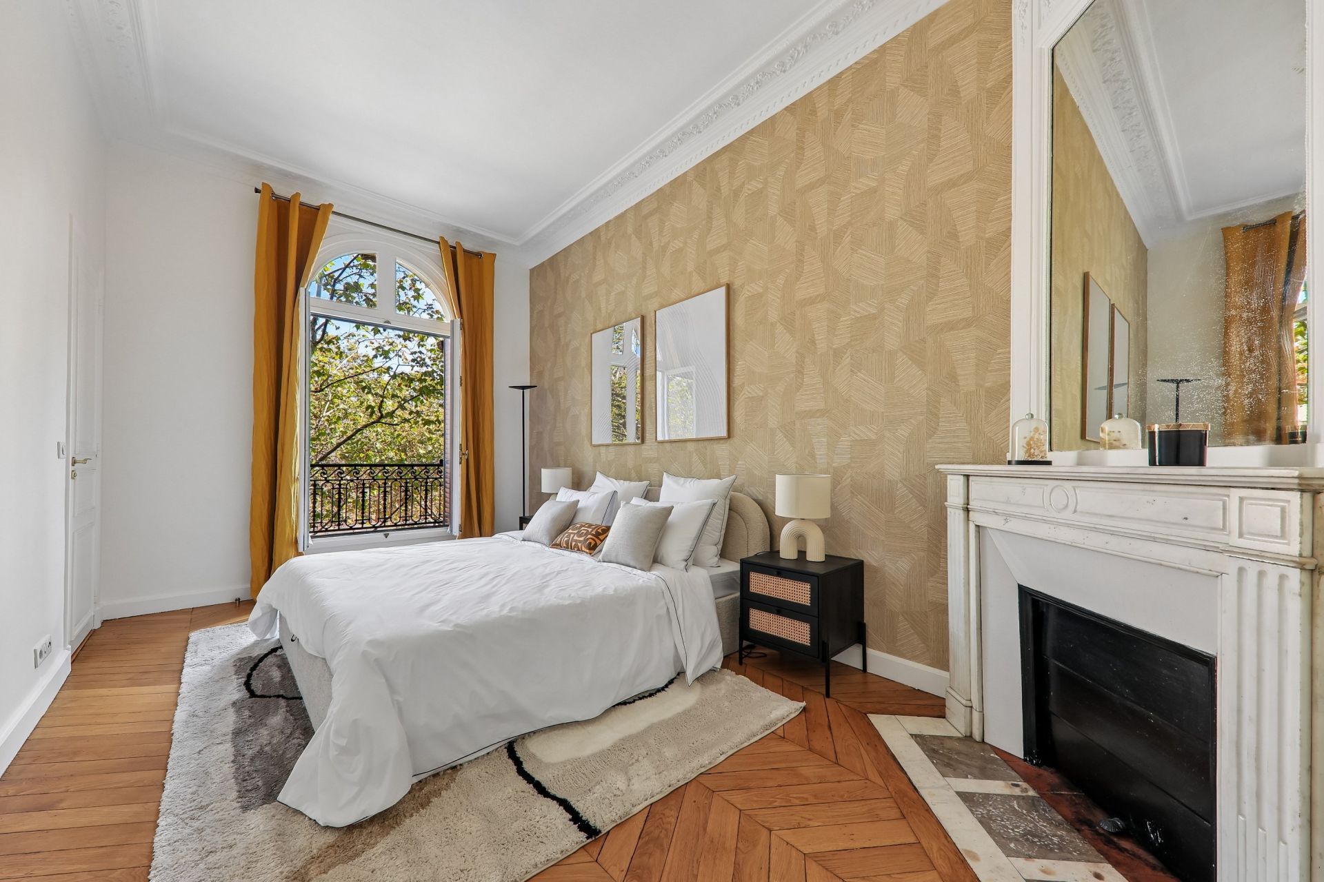 luxury apartment 8 Rooms for sale on PARIS (75007)