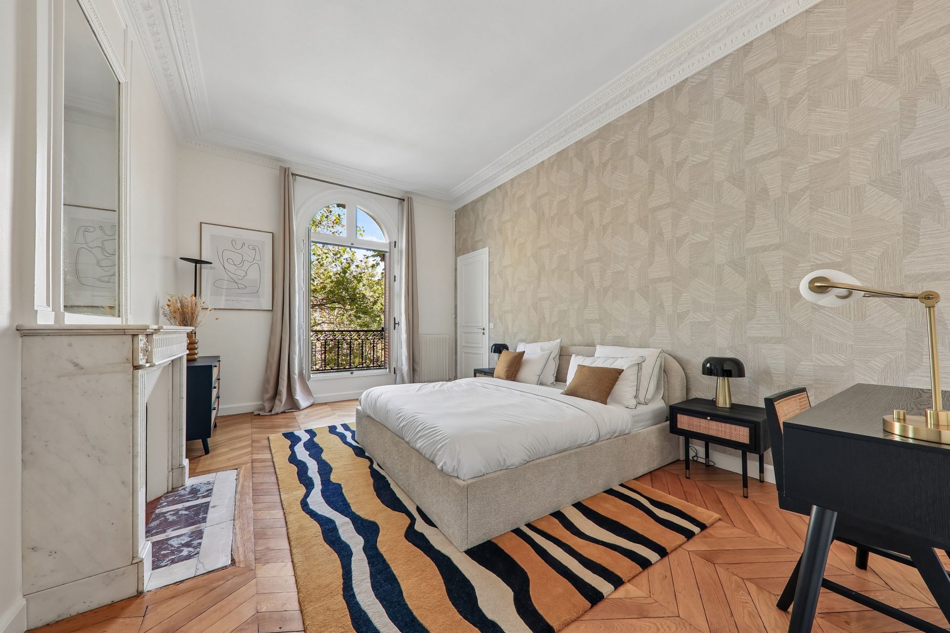 luxury apartment 8 Rooms for sale on PARIS (75007)