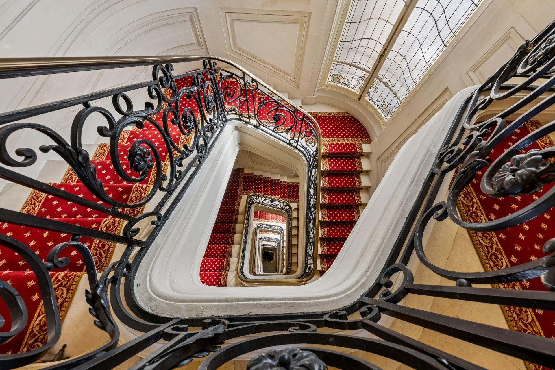 luxury apartment 8 Rooms for sale on PARIS (75007)