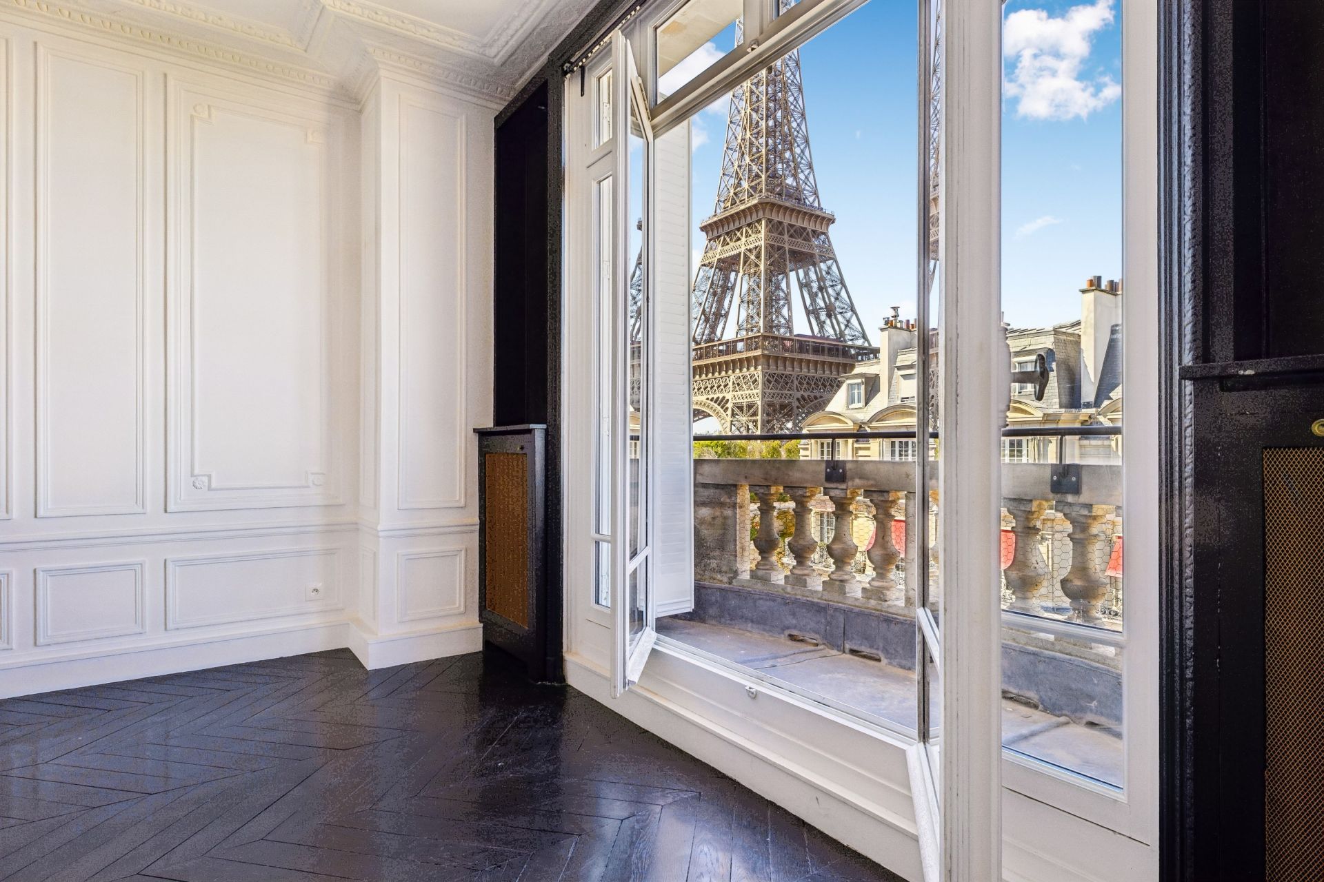 luxury duplex 15 Rooms for sale on PARIS (75007)