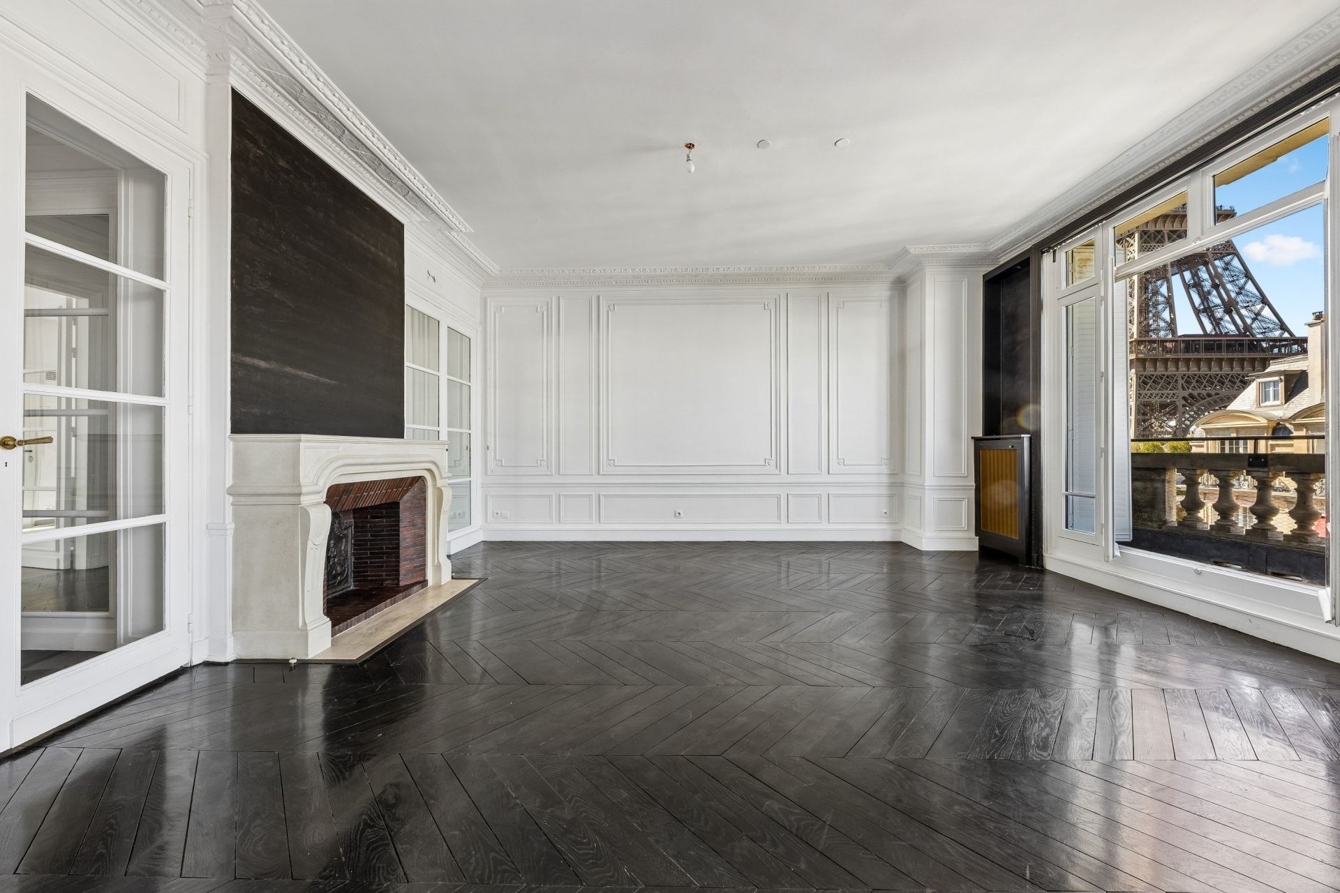 luxury duplex 15 Rooms for sale on PARIS (75007)