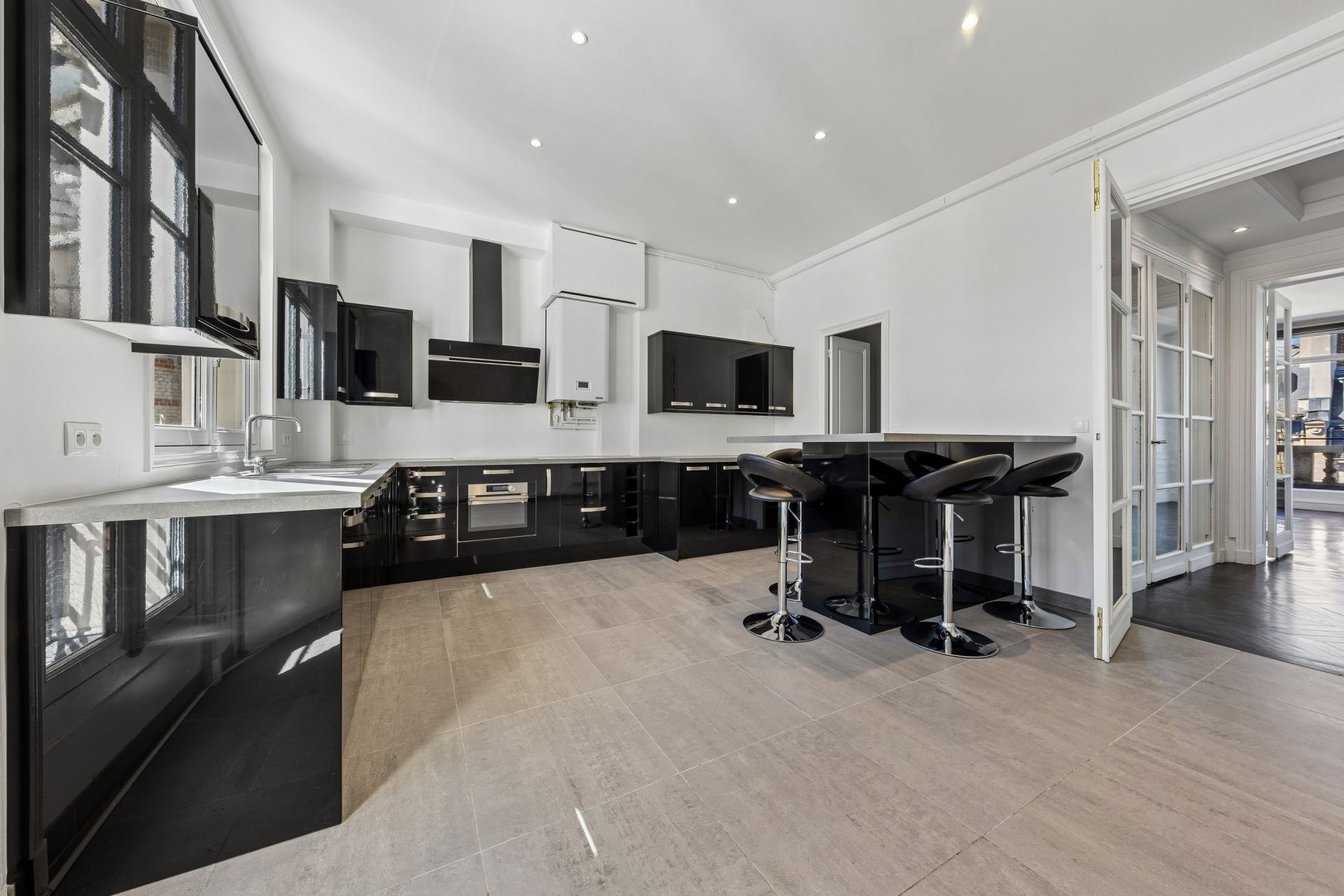 luxury duplex 15 Rooms for sale on PARIS (75007)