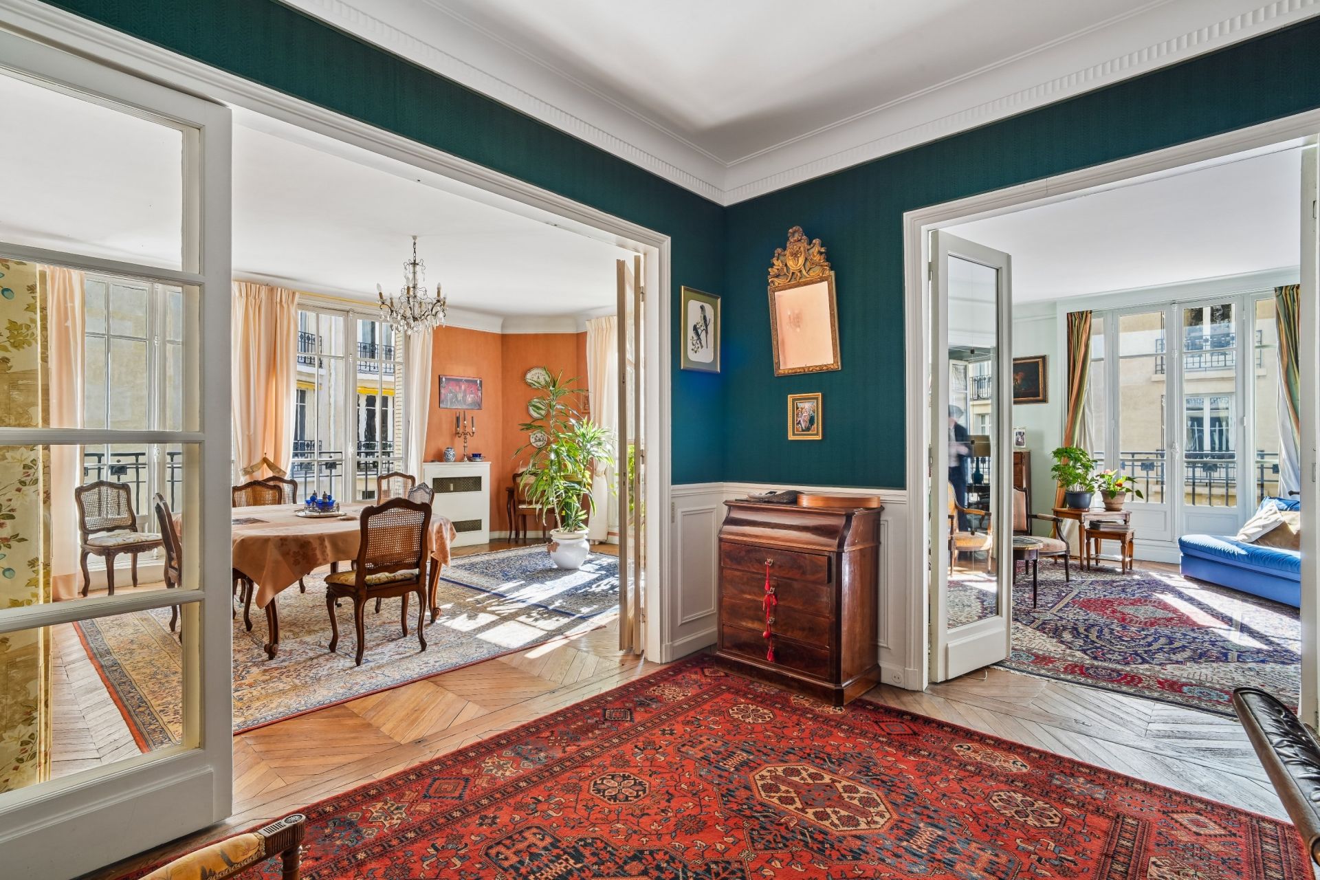 luxury apartment 8 Rooms for sale on PARIS (75116)
