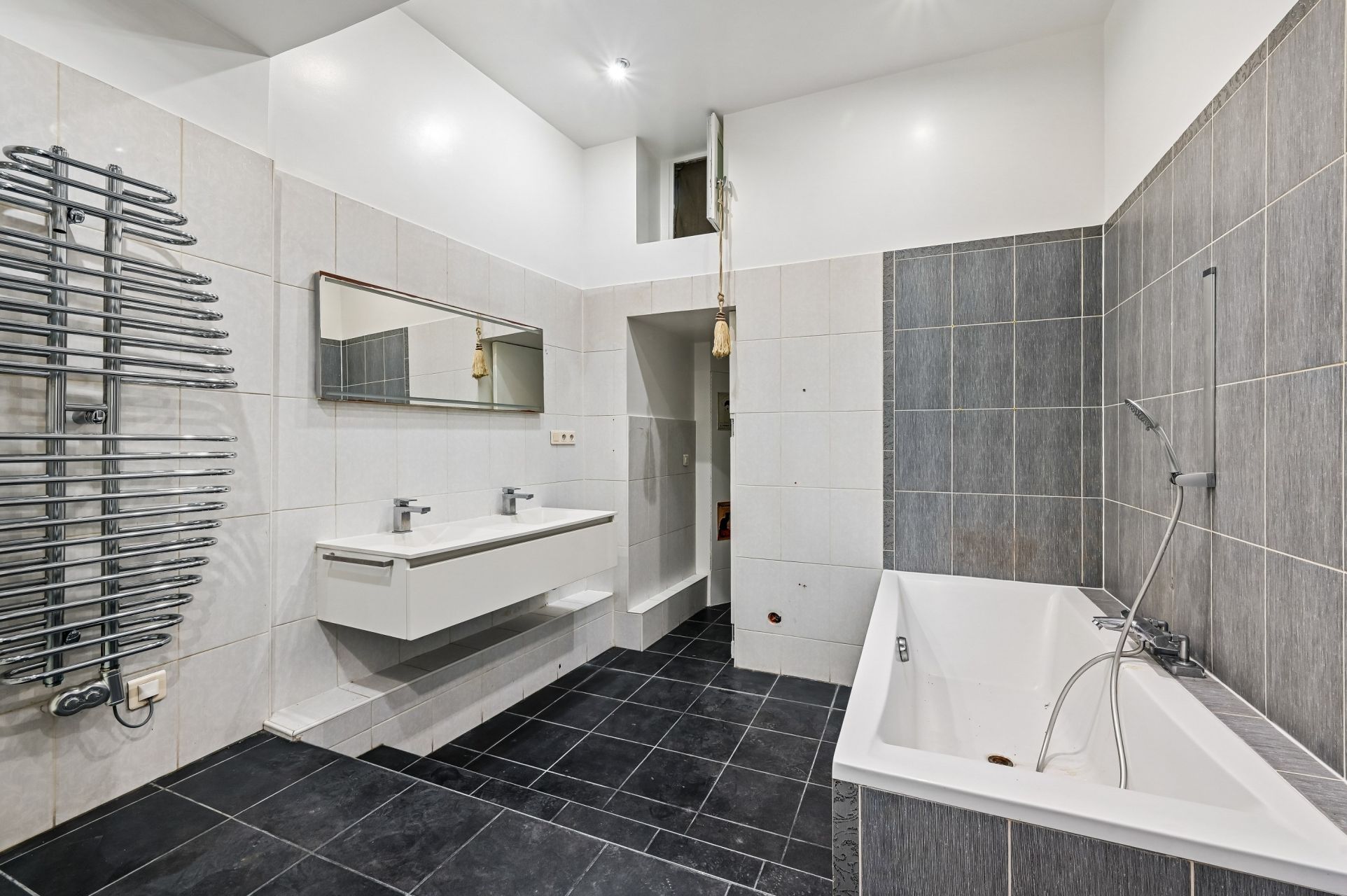 luxury apartment 4 Rooms for sale on PARIS (75001)
