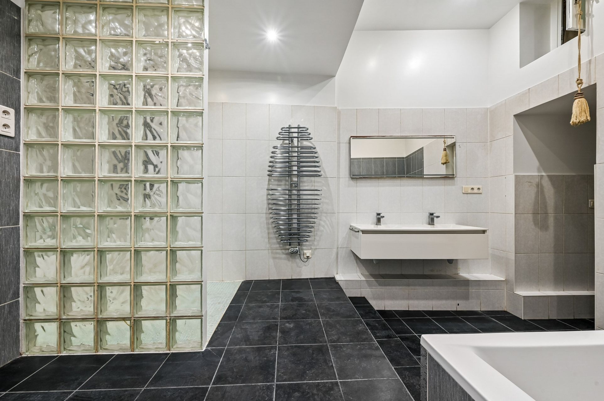 luxury apartment 4 Rooms for sale on PARIS (75001)